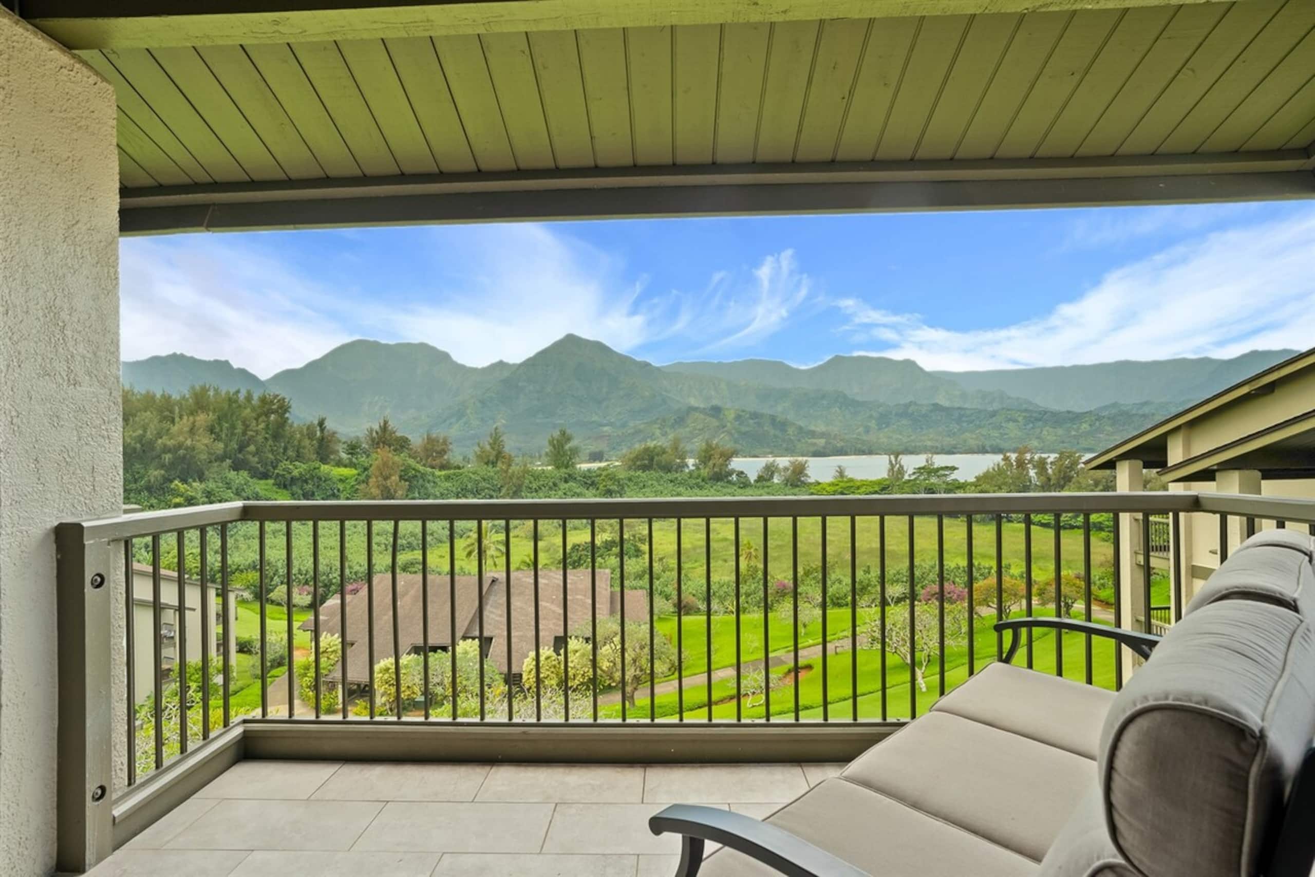 Top Floor Ocean View Resort 3BR +Beach +A/C +Pool - Photo 14