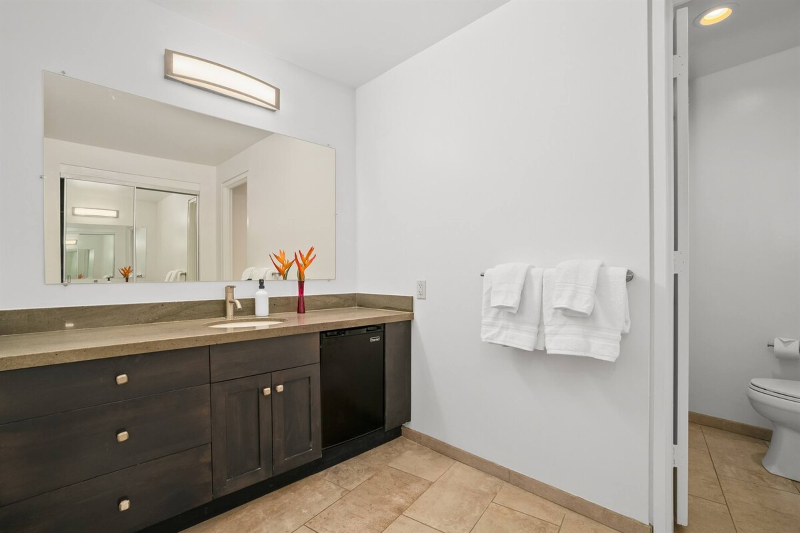 Top Floor Ocean View Resort 3BR +Beach +A/C +Pool - Photo 13
