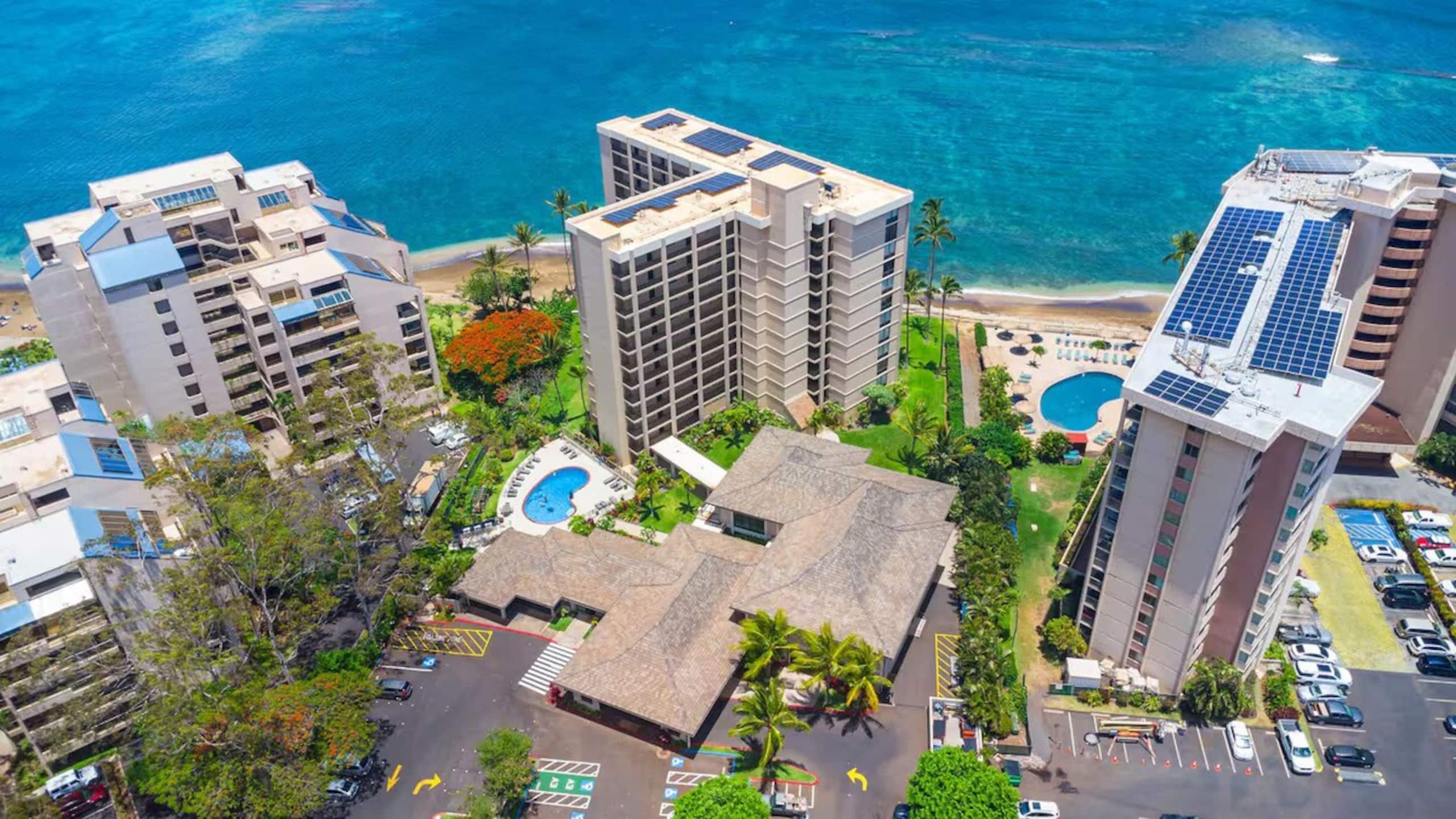 Remodeled Luxe Beachfront Escape Ocean Views & AC - Photo 11