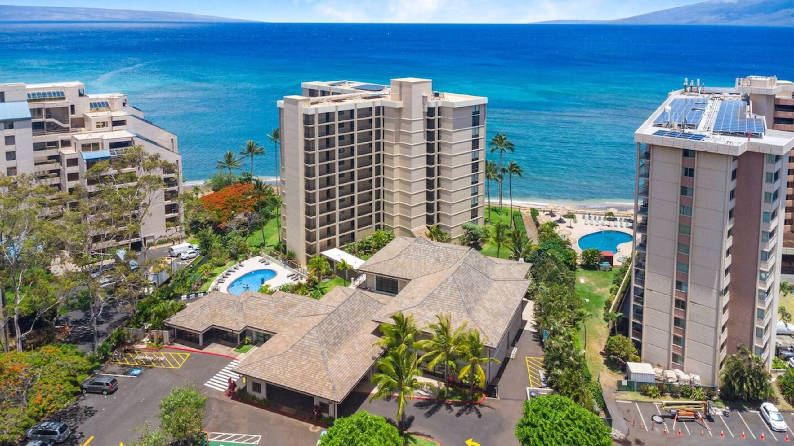 Remodeled Luxe Beachfront Escape Ocean Views & AC - Photo 7