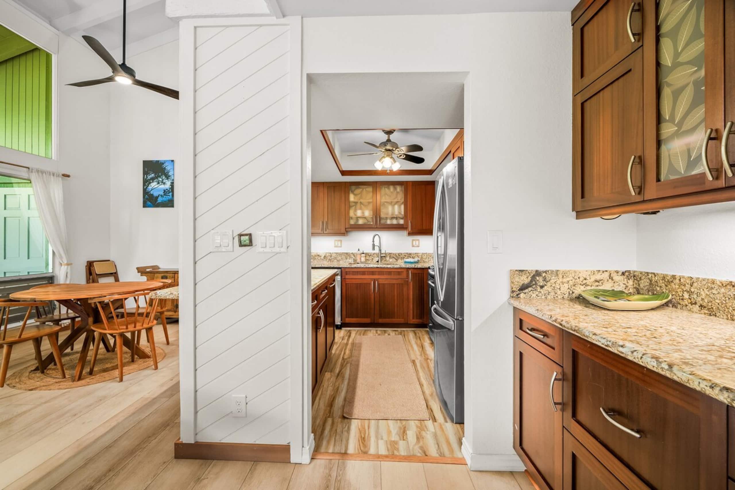 Sunny, Spacious 2BR w/Ocean View - Photo 12