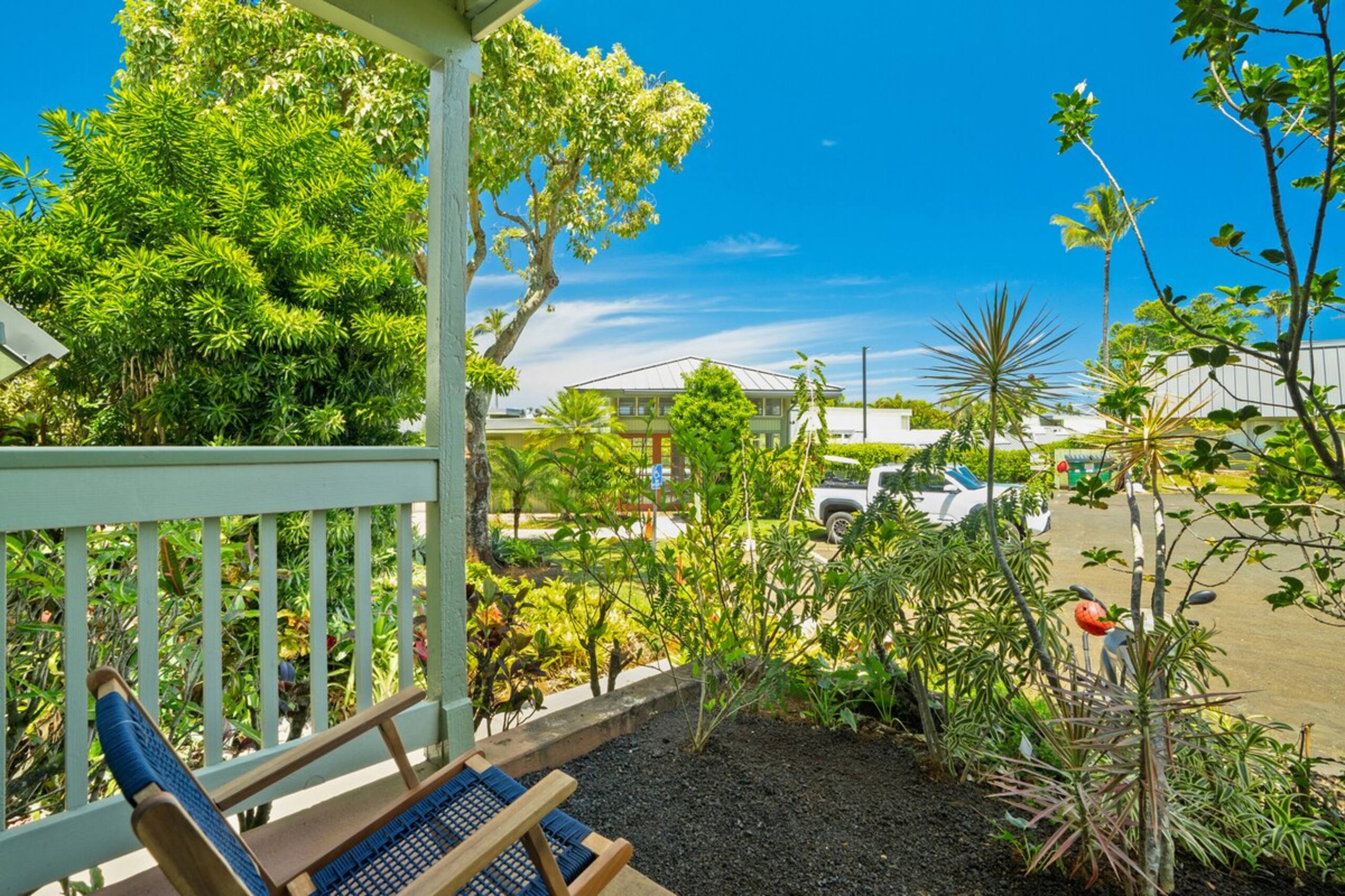 Sunny, Spacious 2BR w/Ocean View - Photo 21