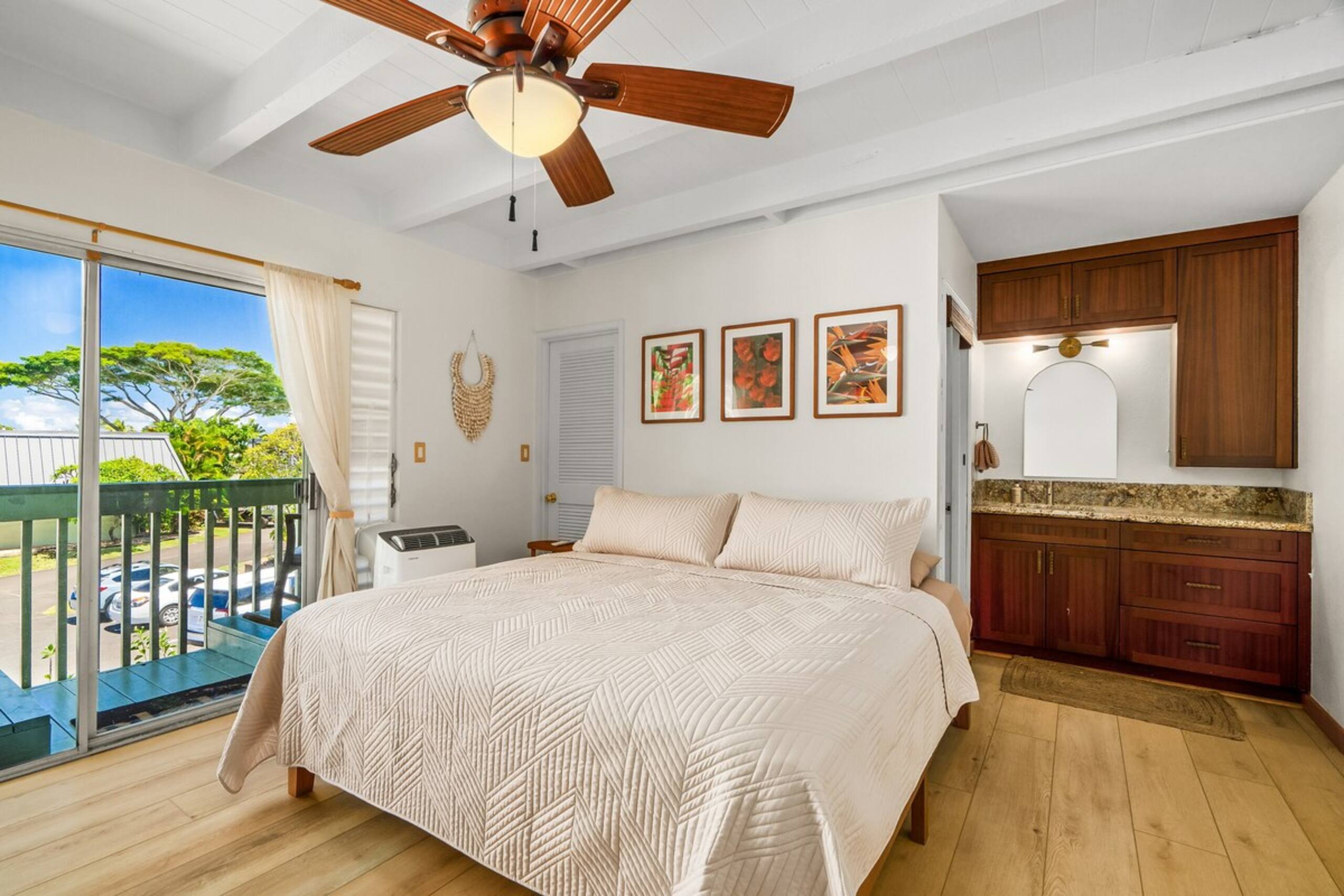 Sunny, Spacious 2BR w/Ocean View - Photo 19