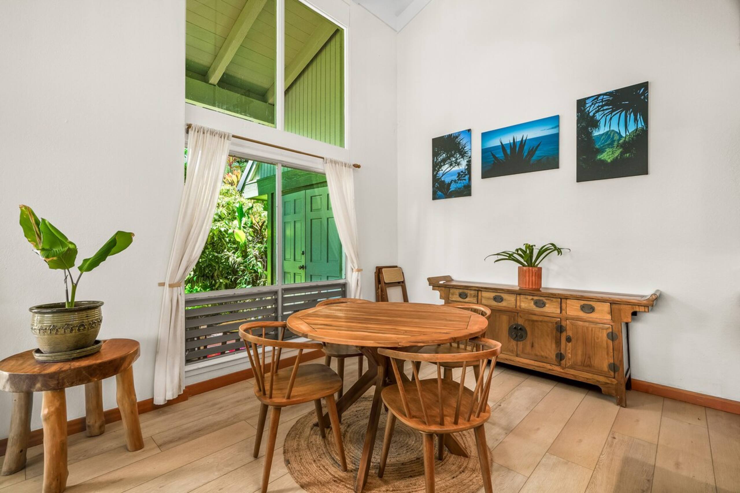Sunny, Spacious 2BR w/Ocean View - Photo 3