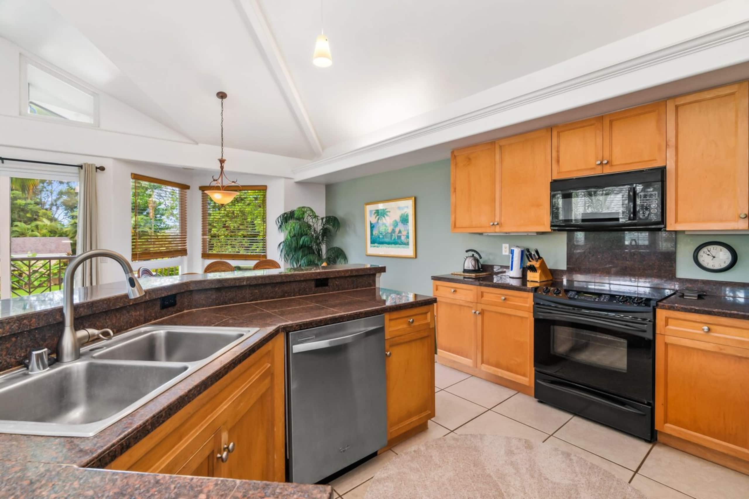 Spacious Tropical Living at Villas of Kamalii 58 - Photo 5
