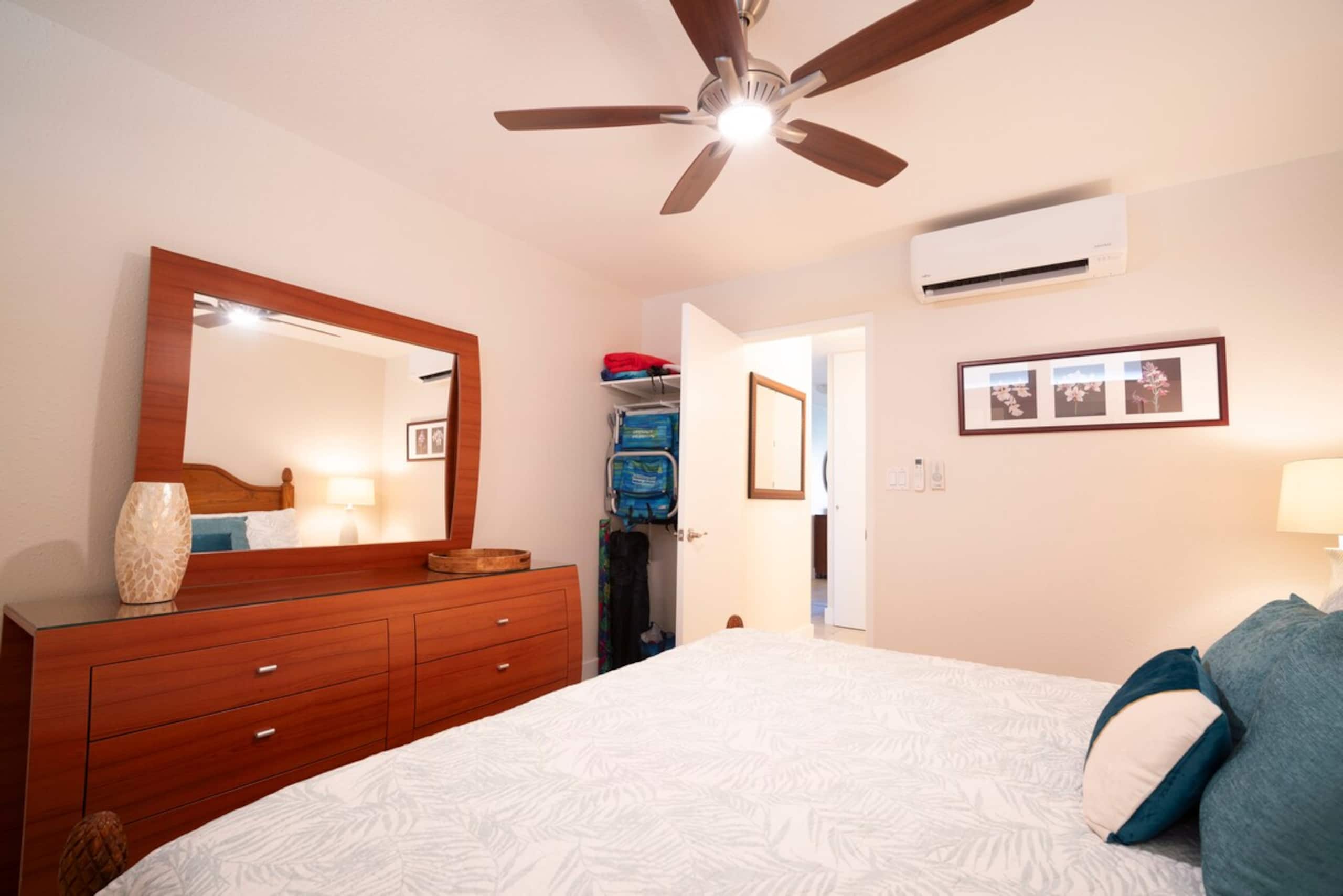 Locally owned, 1 BR w/ AC. Walk to the beach! - Photo 16