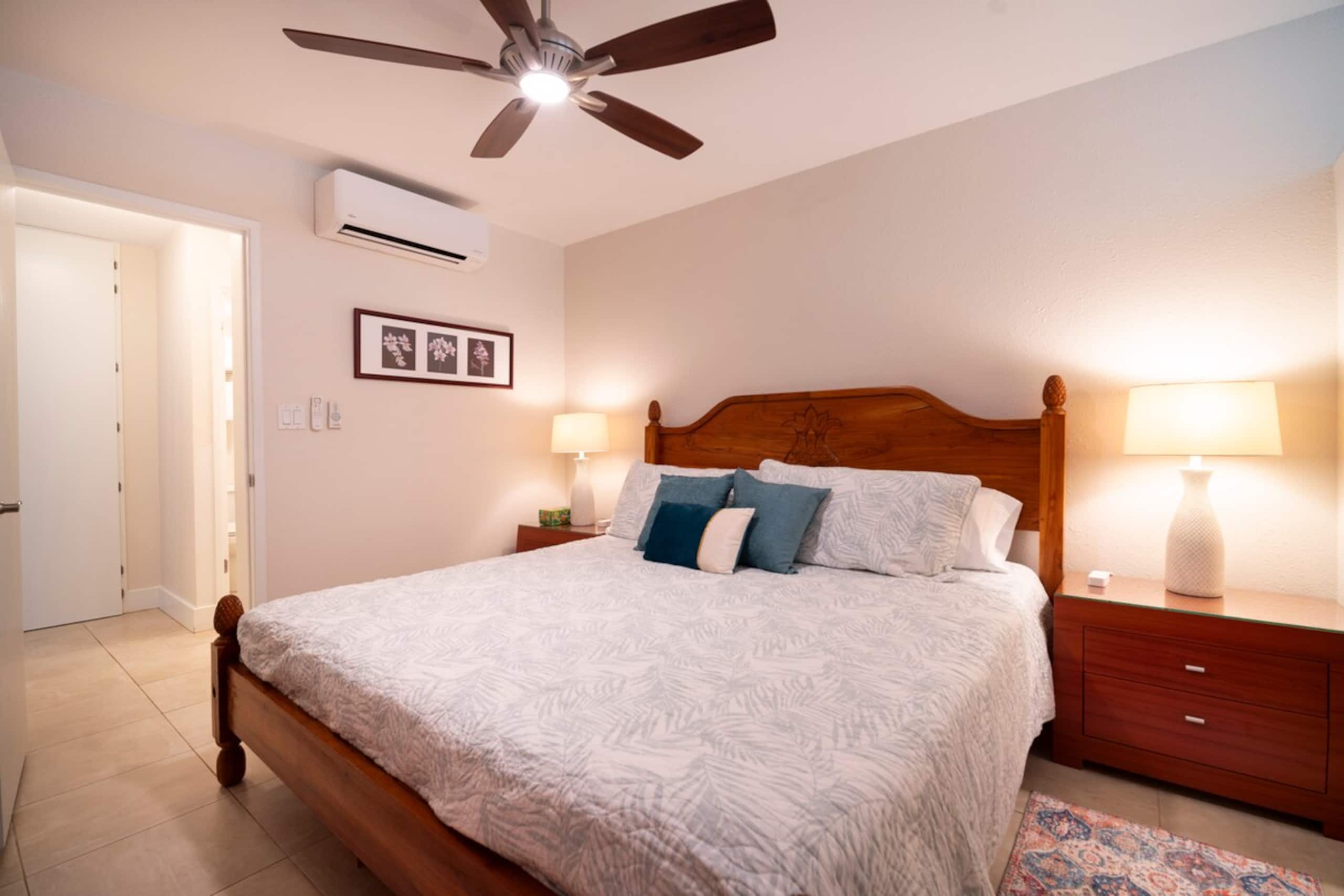 Locally owned, 1 BR w/ AC. Walk to the beach! - Photo 12