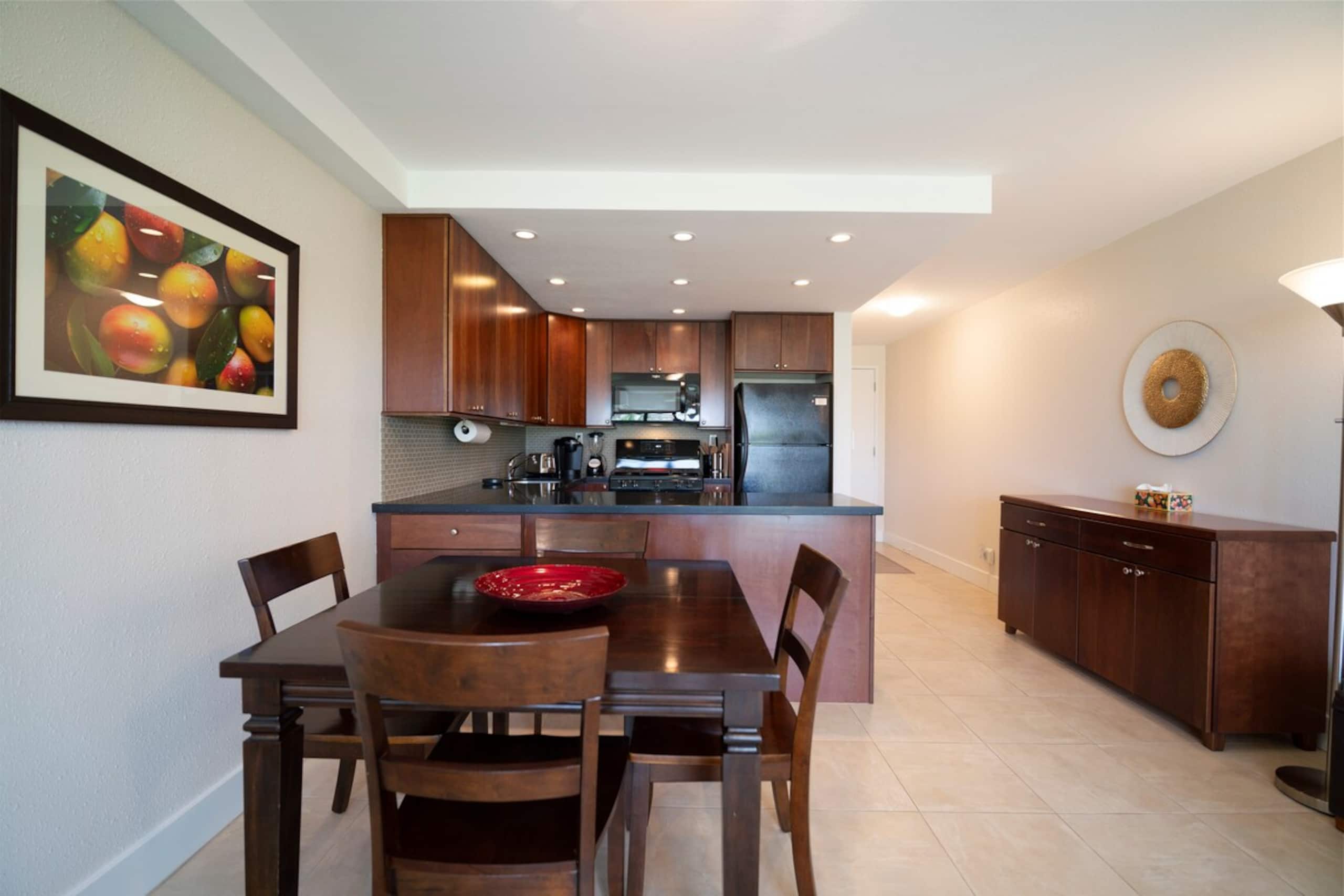 Locally owned, 1 BR w/ AC. Walk to the beach! - Photo 9