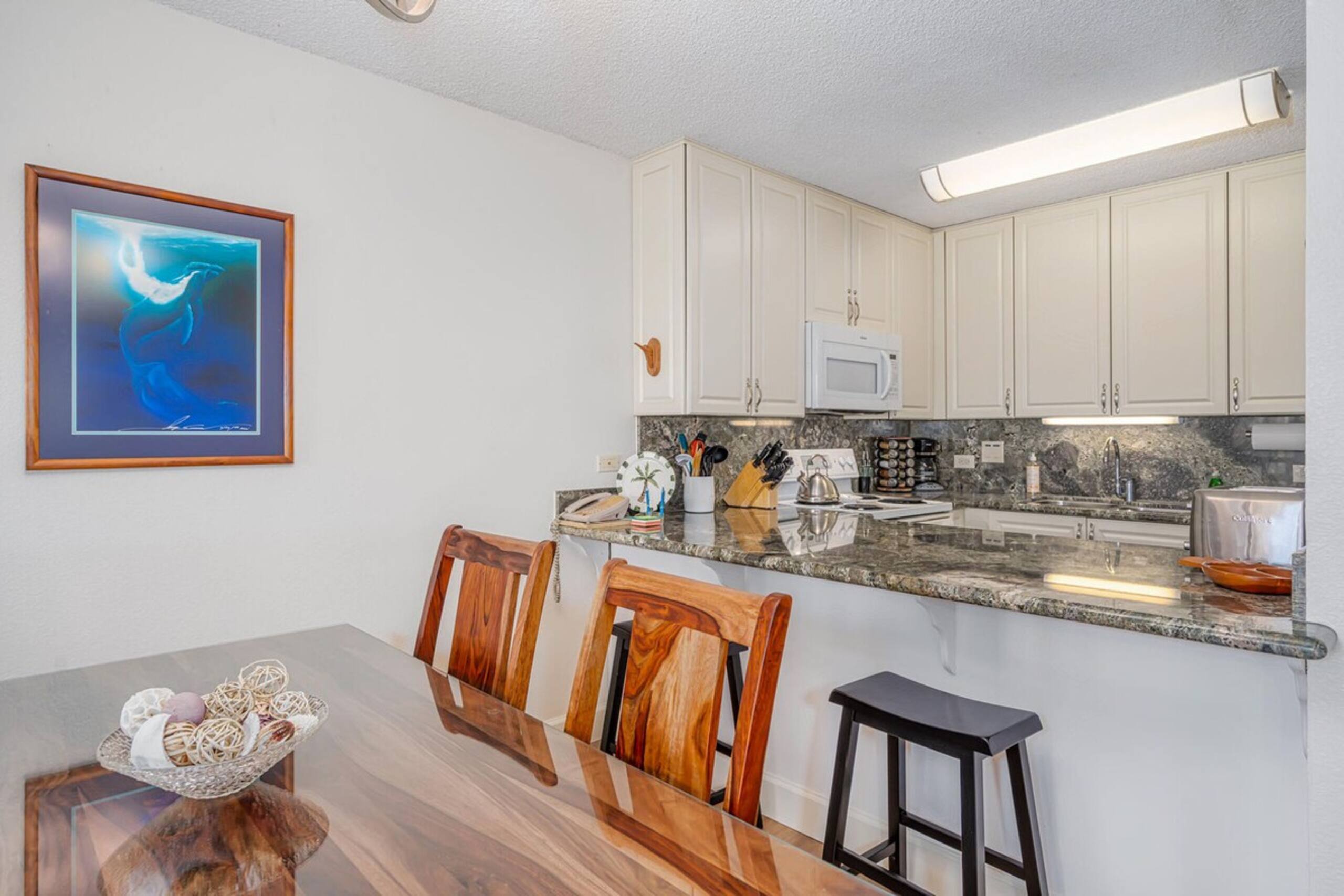 Kamaole Sands 6-303 - Courtyard and Ocean Views - Photo 1