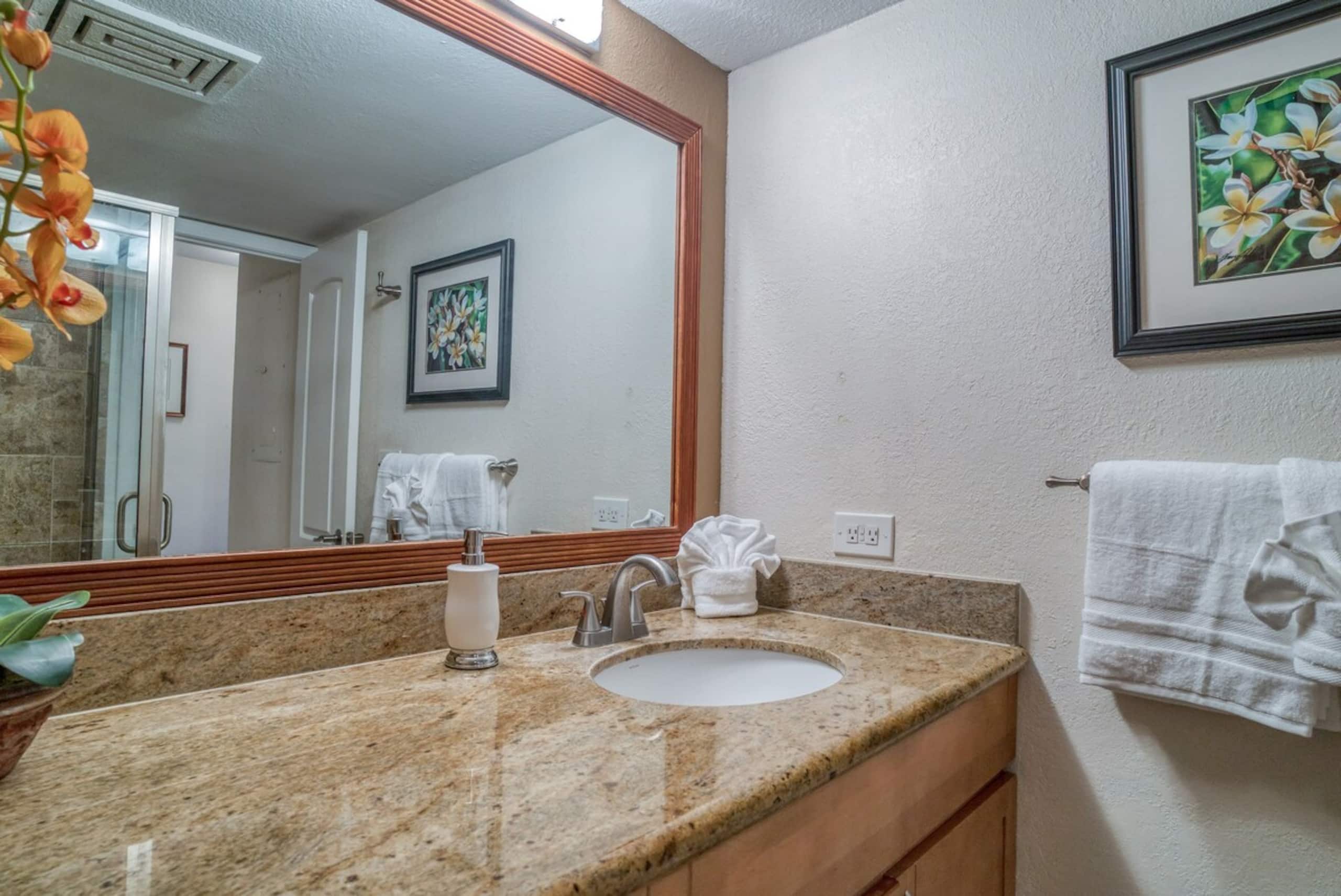 Beachfront 1BR w/ pool and hot tubs in Kihei - Photo 20