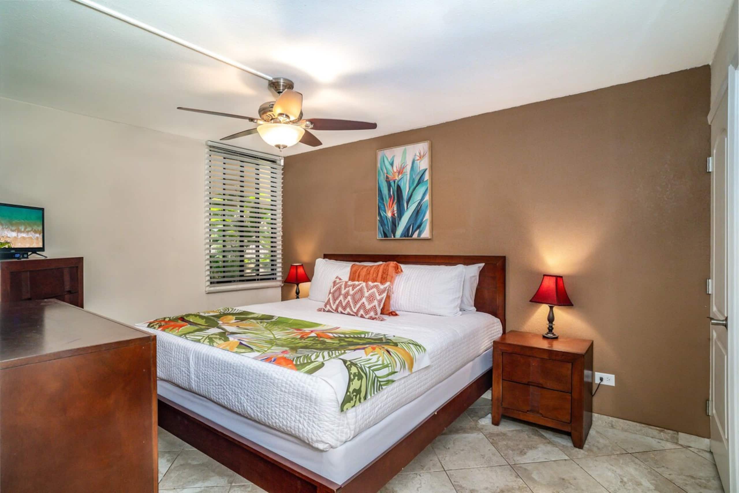 Beachfront 1BR w/ pool and hot tubs in Kihei - Photo 22