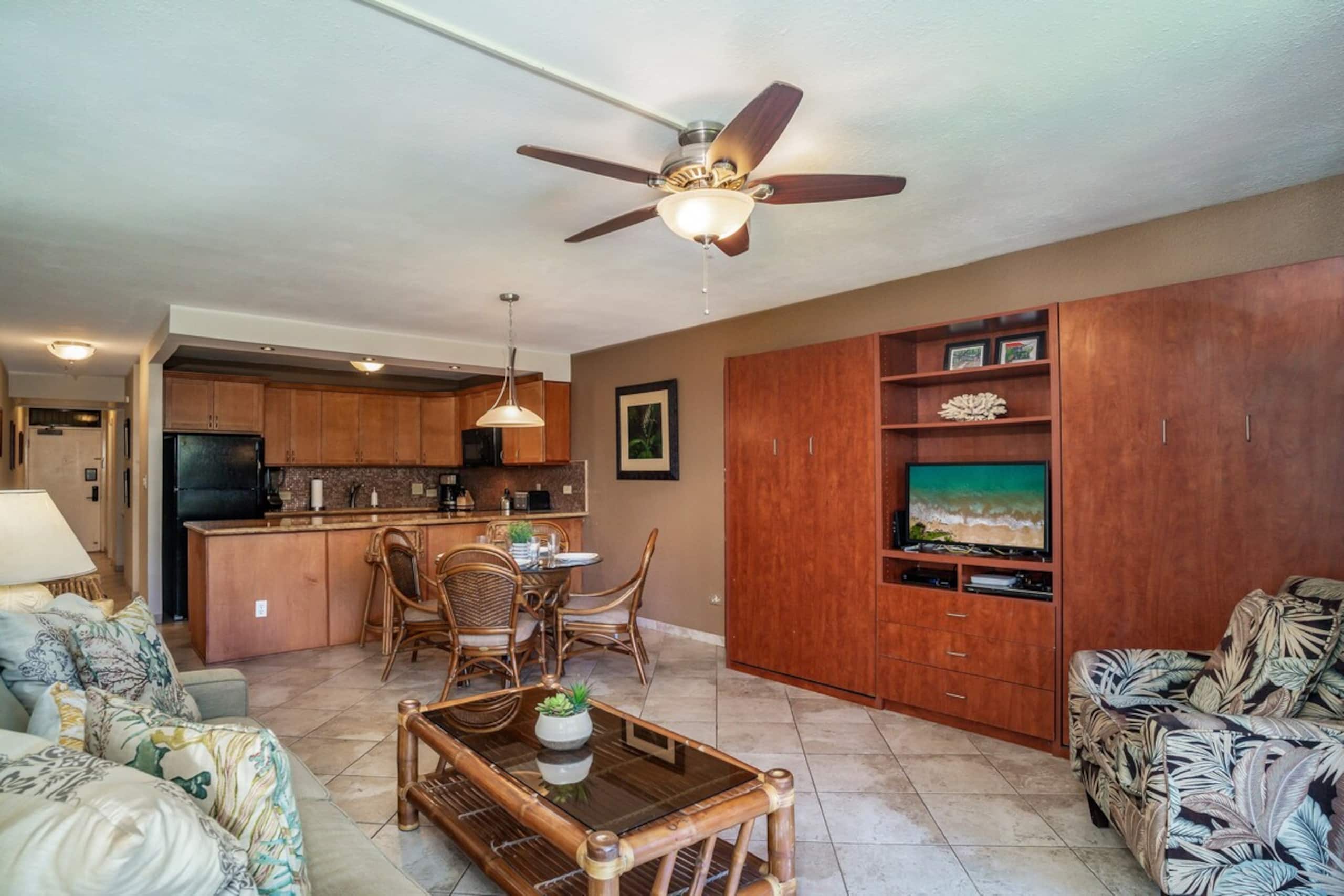 Beachfront 1BR w/ pool and hot tubs in Kihei - Photo 4