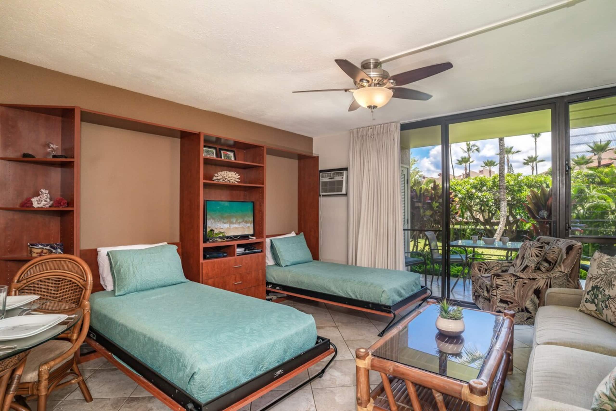 Beachfront 1BR w/ pool and hot tubs in Kihei - Photo 9