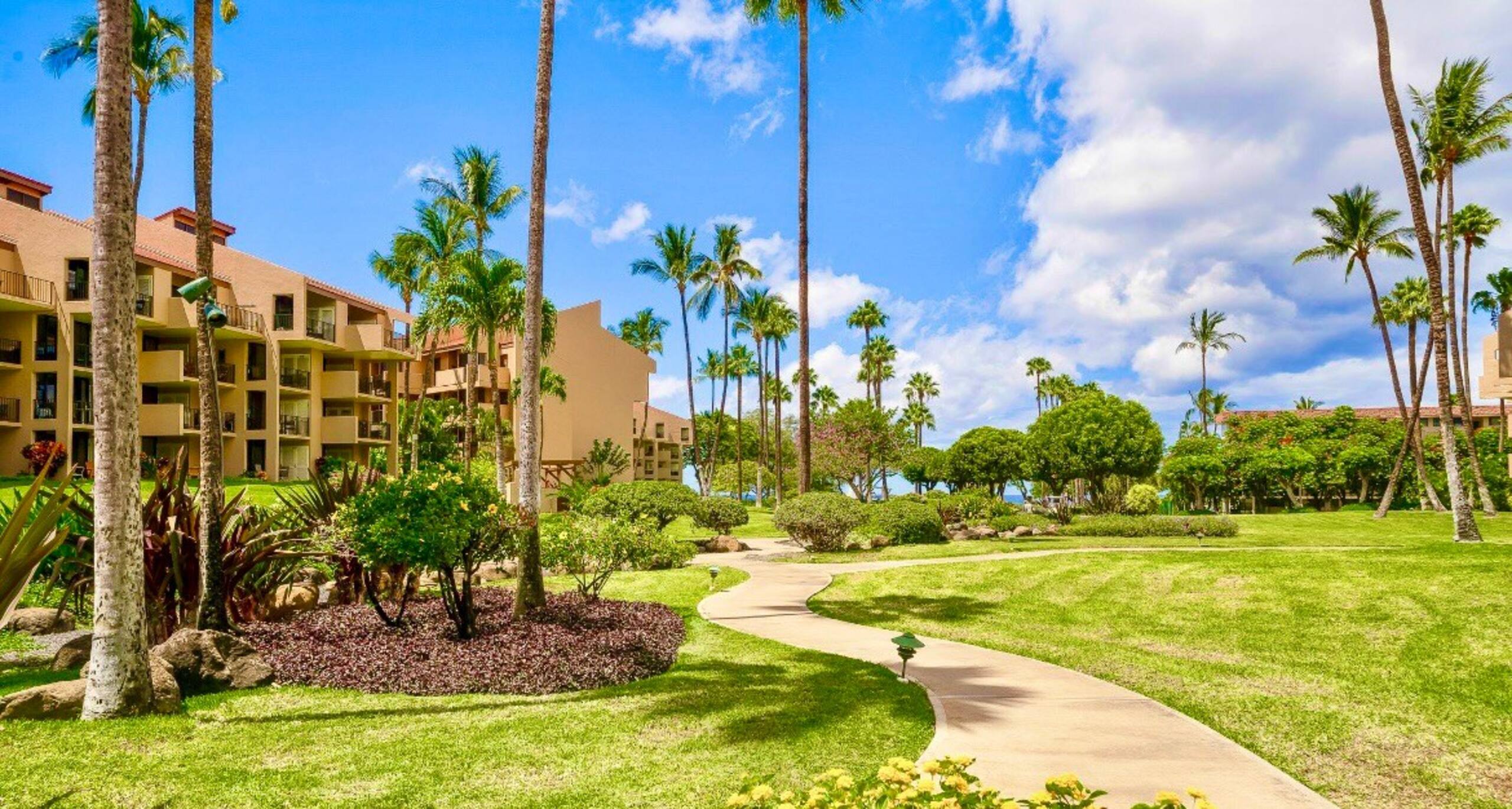 40% off price. Ocean view Steps from the beach. - Photo 23