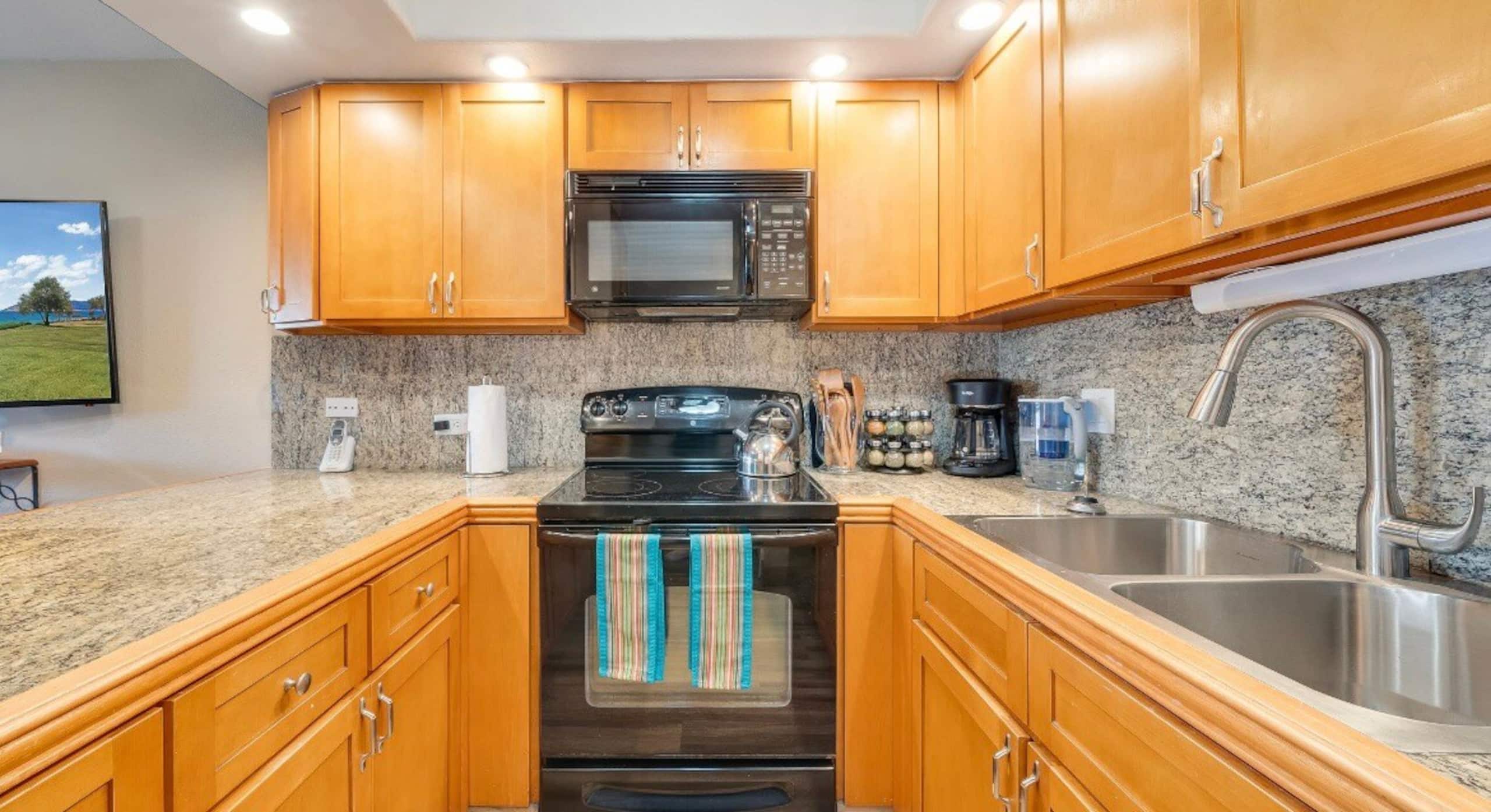 40% off price. Ocean view Steps from the beach. - Photo 9