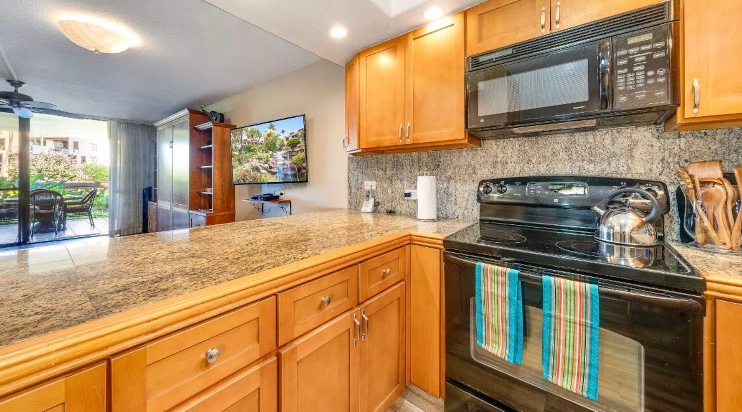 40% off price. Ocean view Steps from the beach. - Photo 12