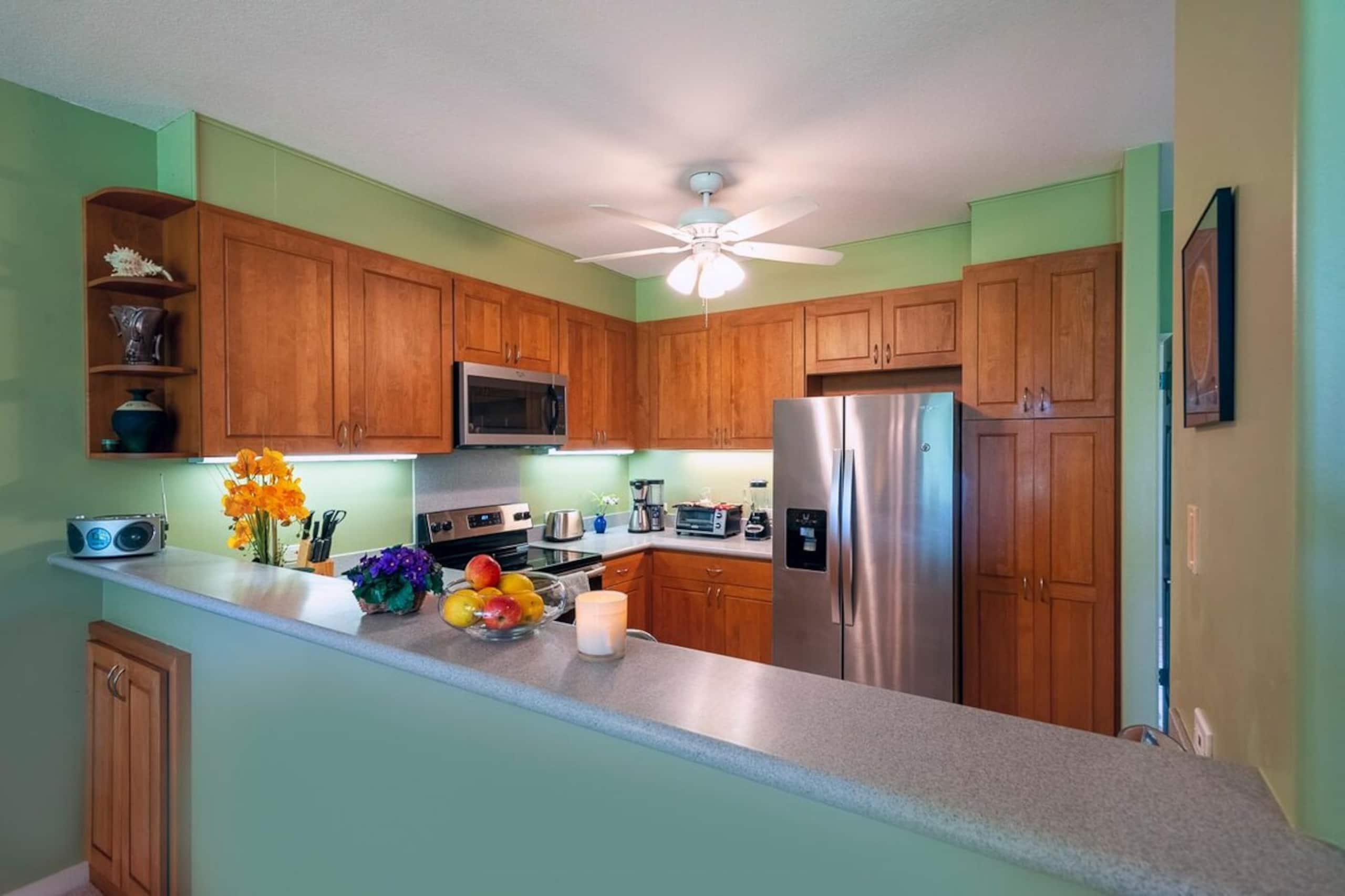 Spacious and air conditioned, right on golf course - Photo 10