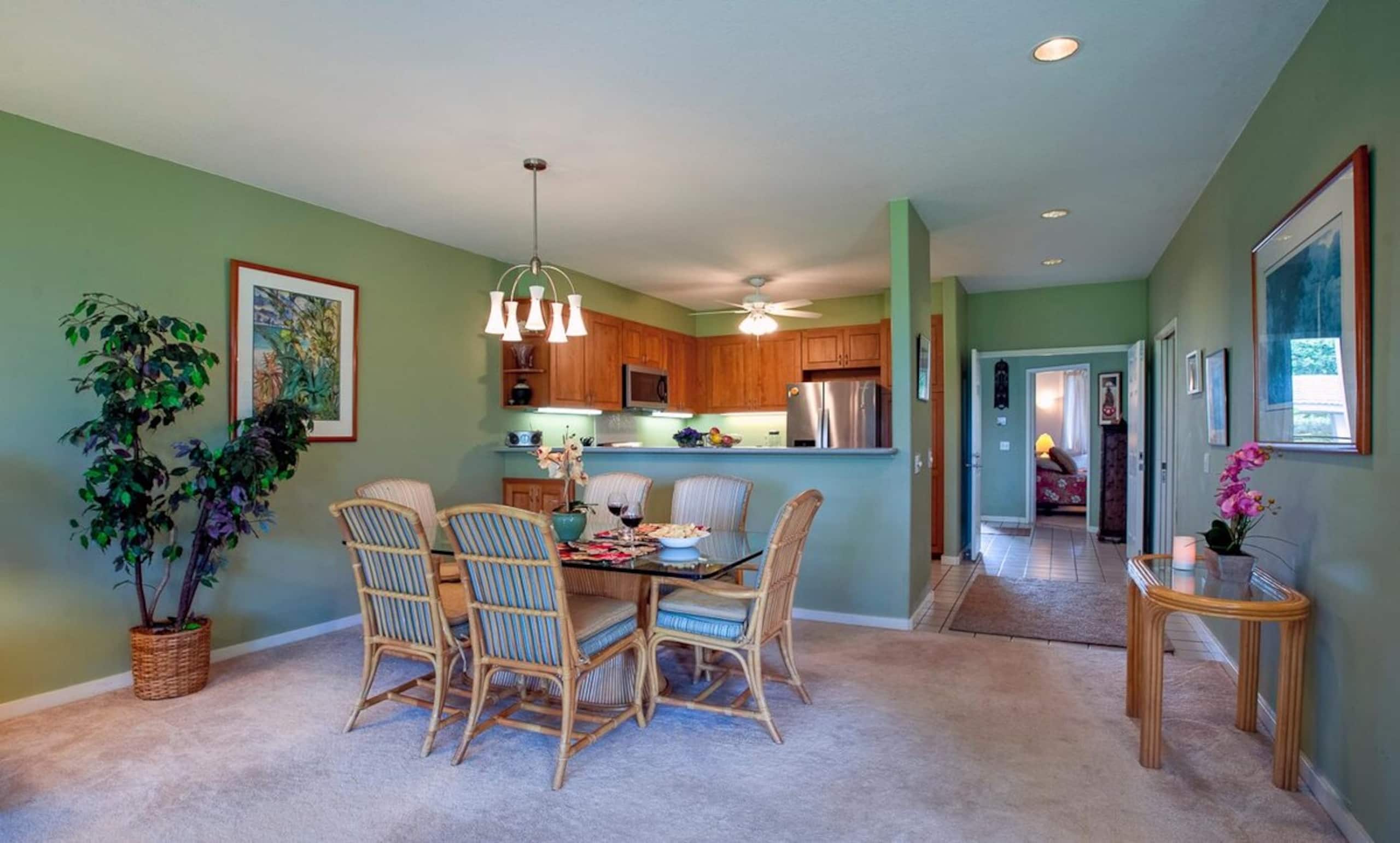 Spacious and air conditioned, right on golf course - Photo 11