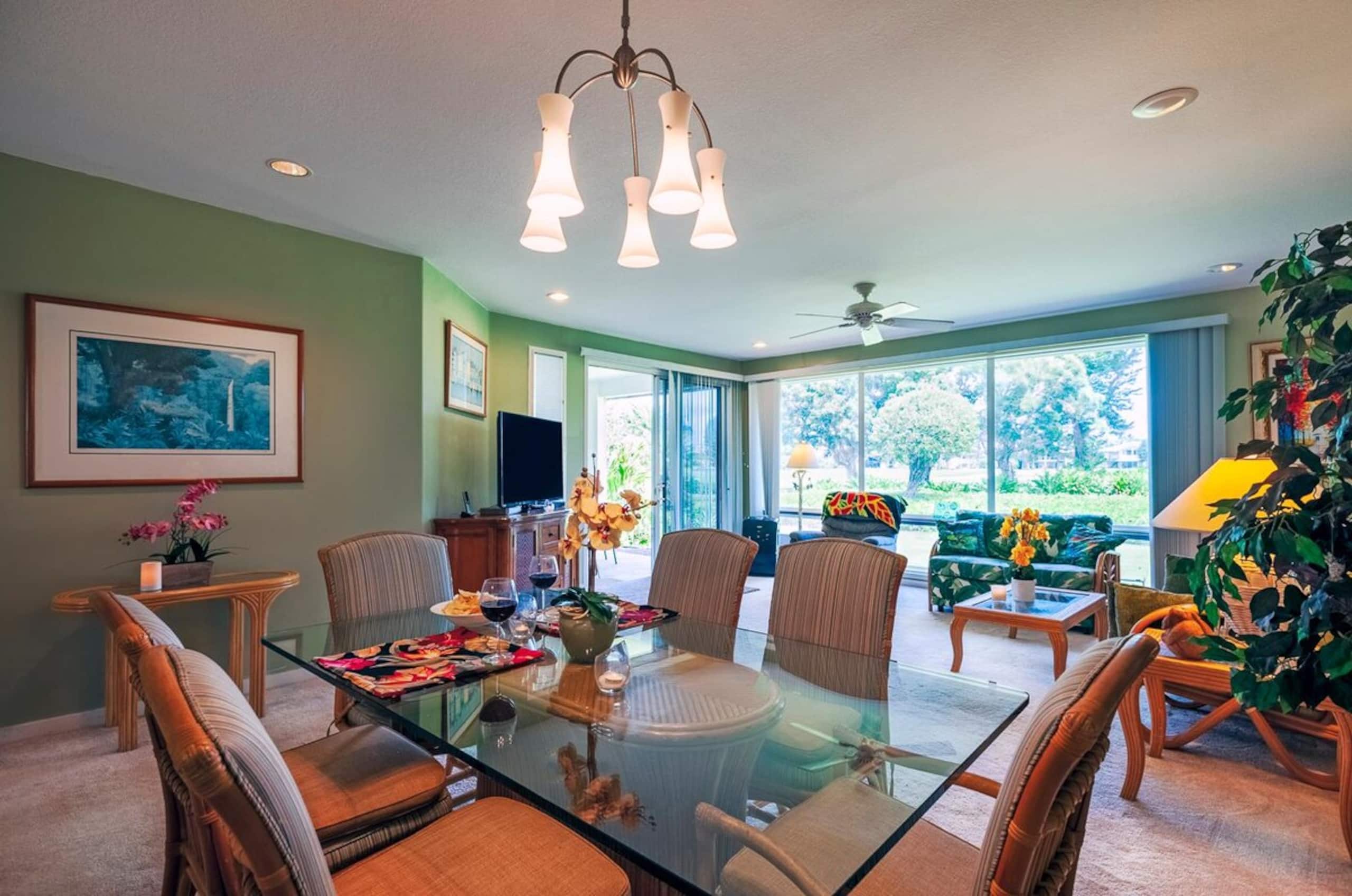 Spacious and air conditioned, right on golf course - Photo 3