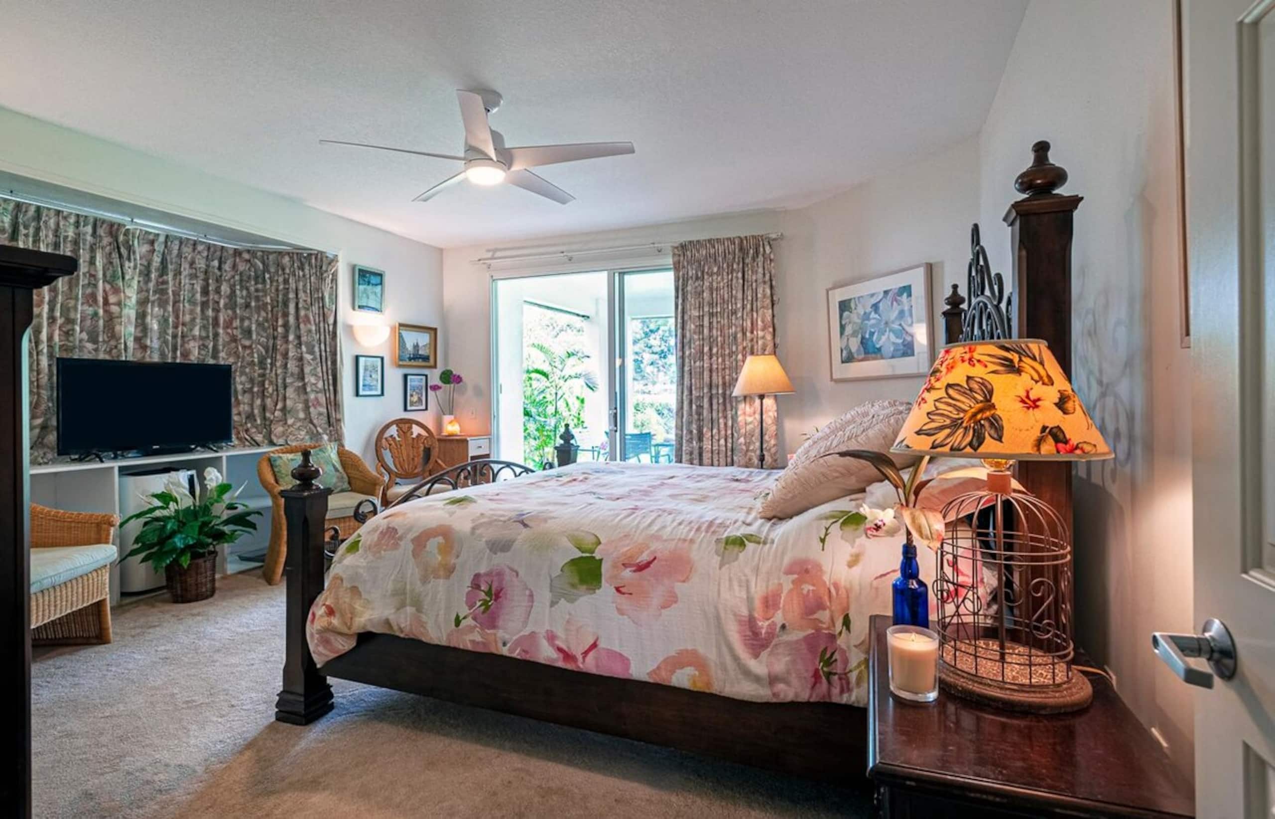 Spacious and air conditioned, right on golf course - Photo 5