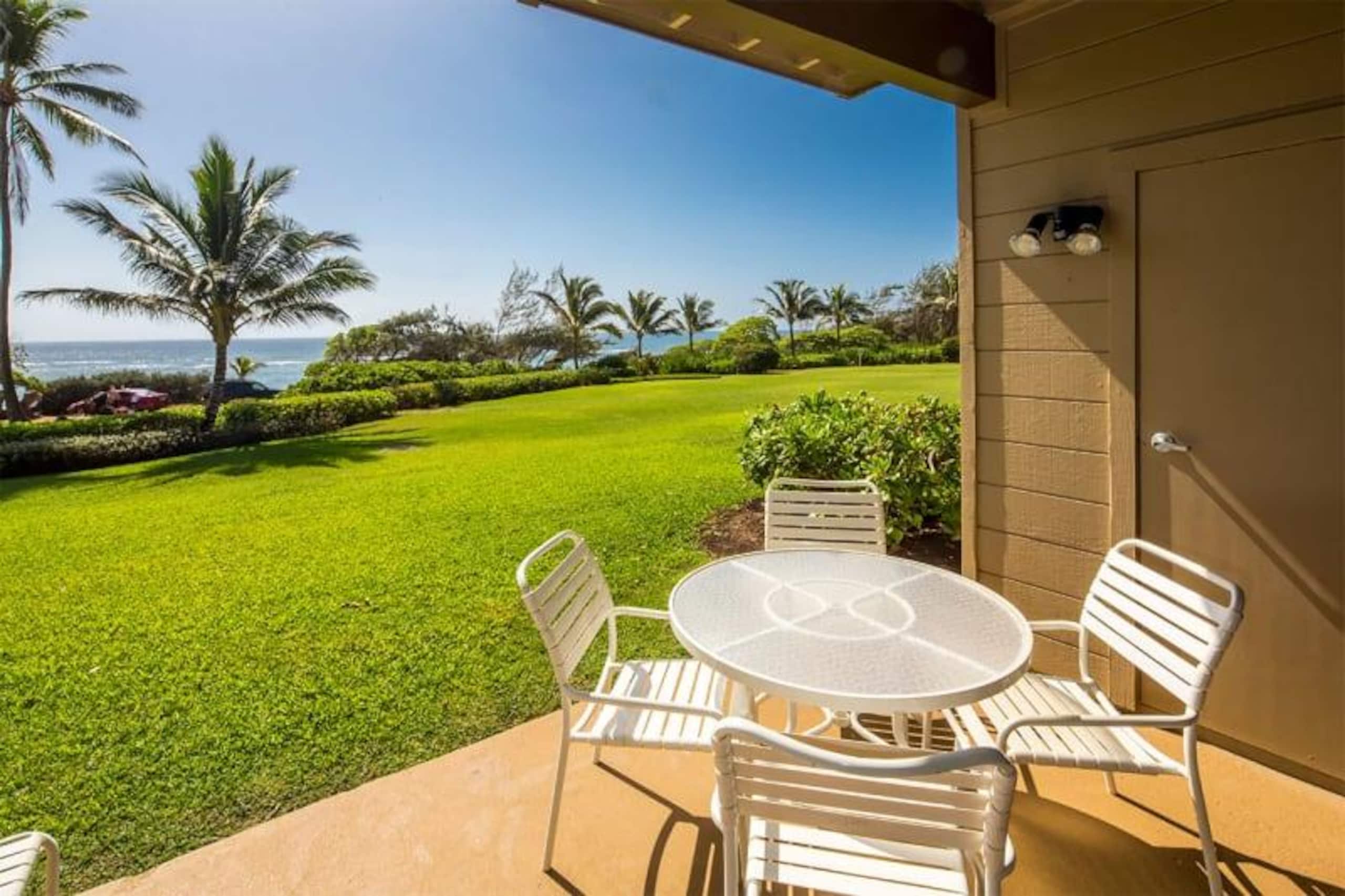 Beachside escape w/ lanai & resort pool - Photo 9