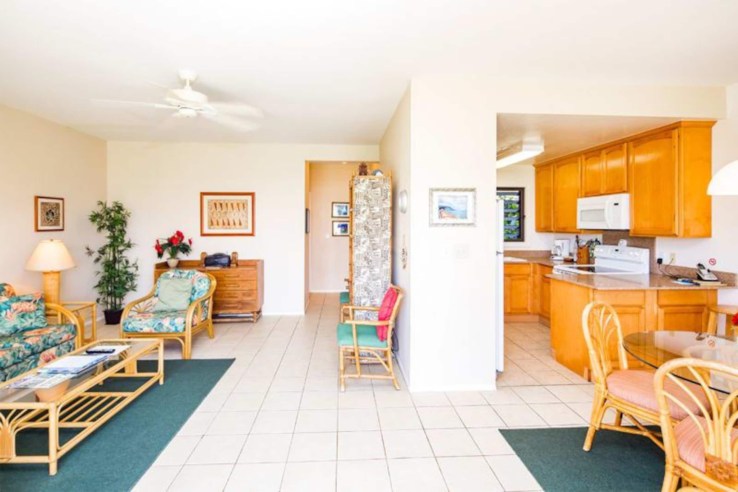 Beachside escape w/ lanai & resort pool - Photo 12