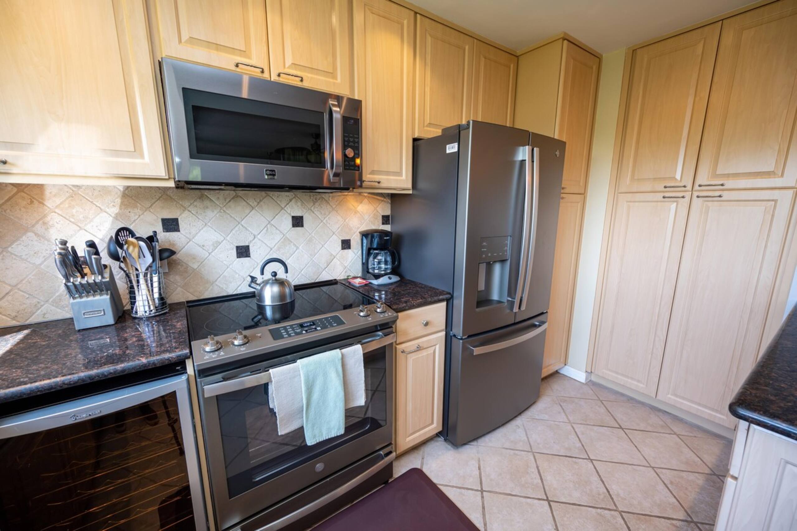 Luxury on a Budget Wailea Ekolu 1403 -1 Bed/2 Bath - Photo 18