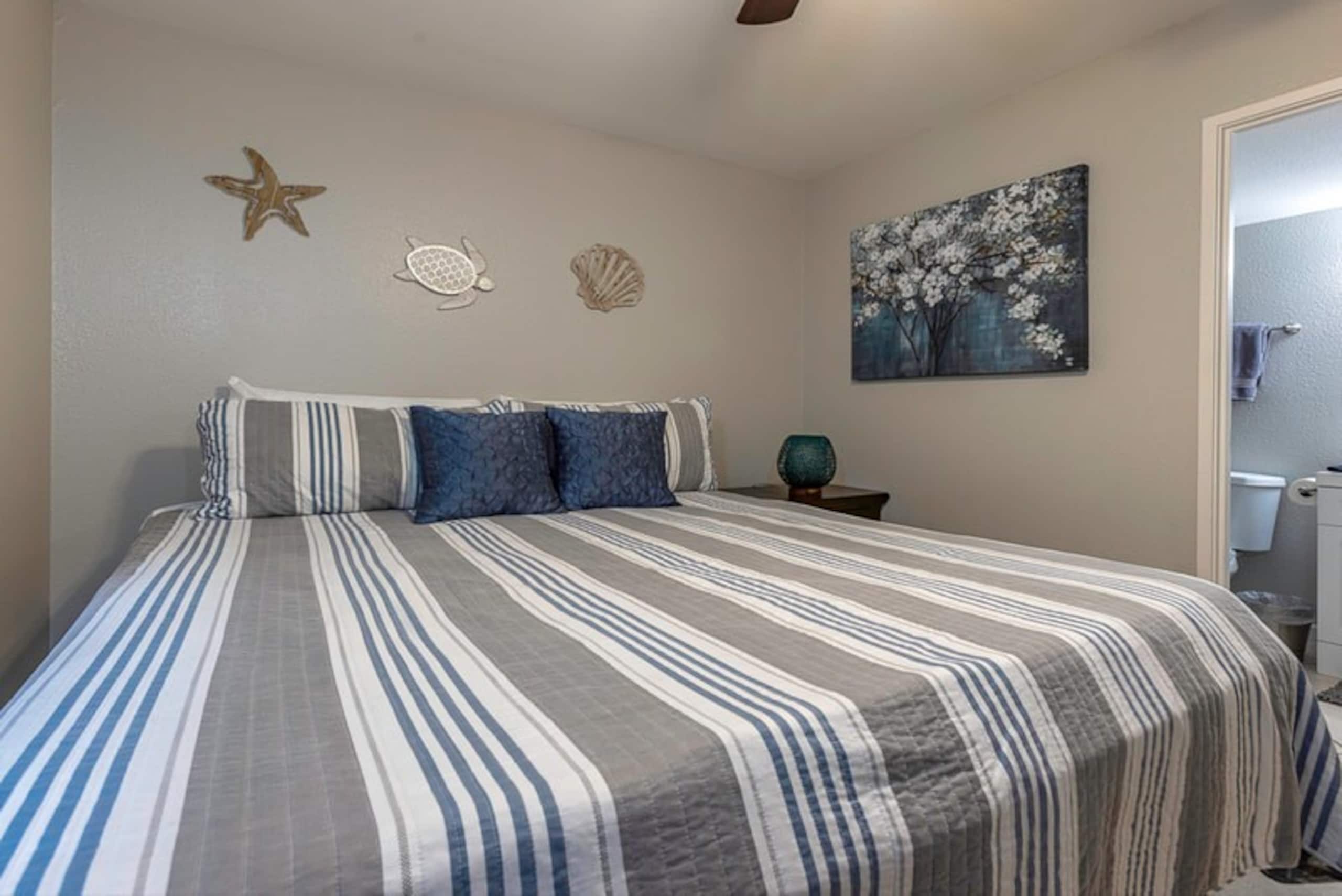 2-Bdrm Condo across from beach - Photo 14