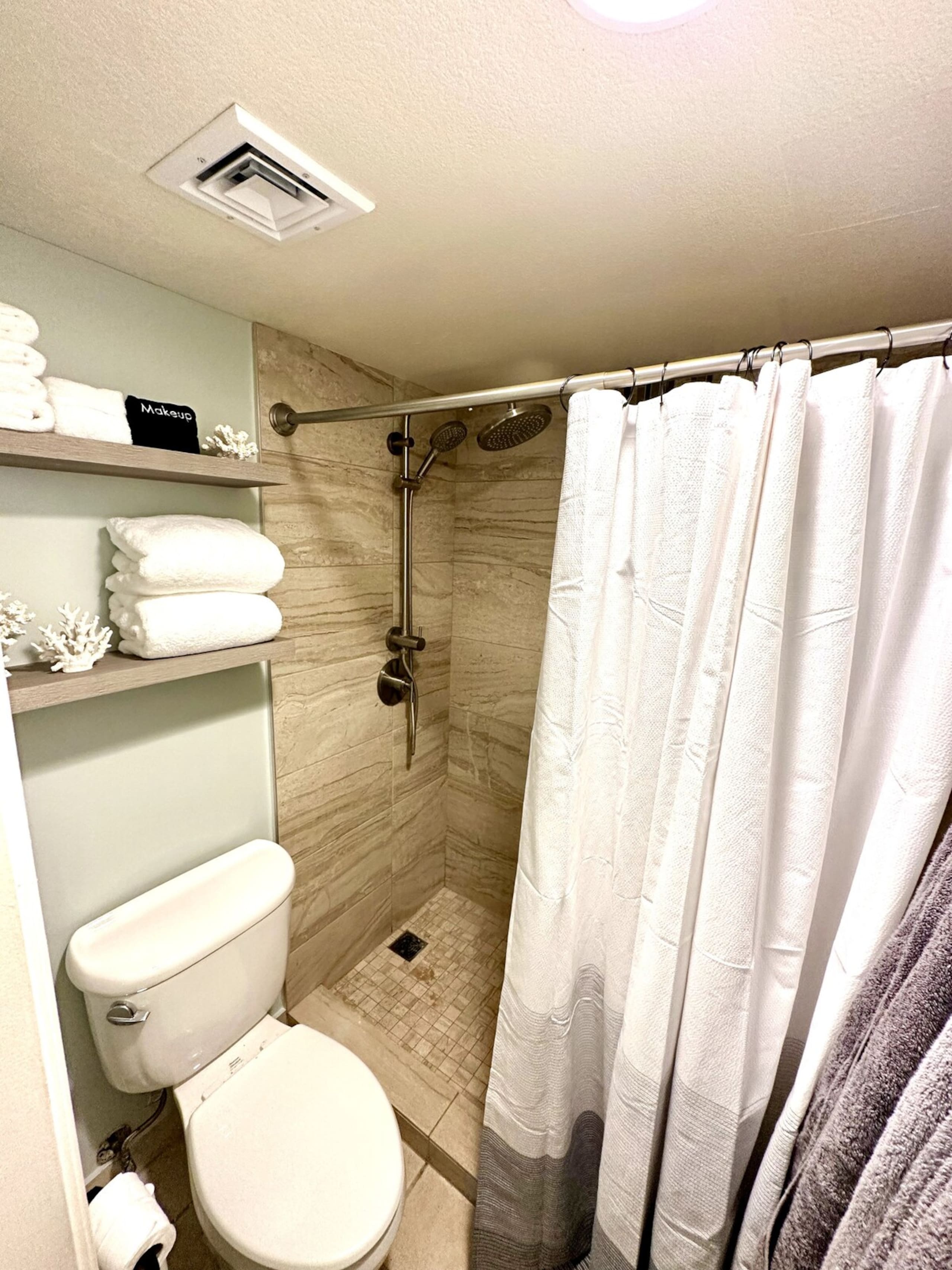 Entire 2bd/2ba condo in Kihei Steps at Kamaole II - Photo 12
