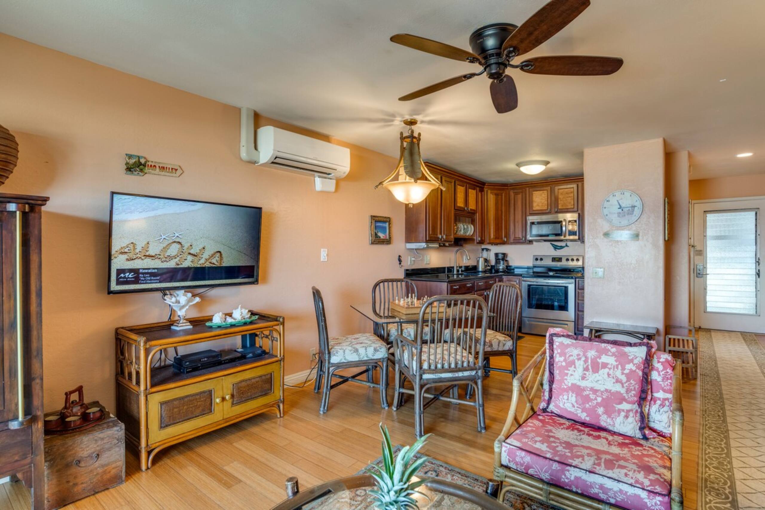 Beachfront 2BR Townhouse w/ Ocean Sunset Views - Photo 8