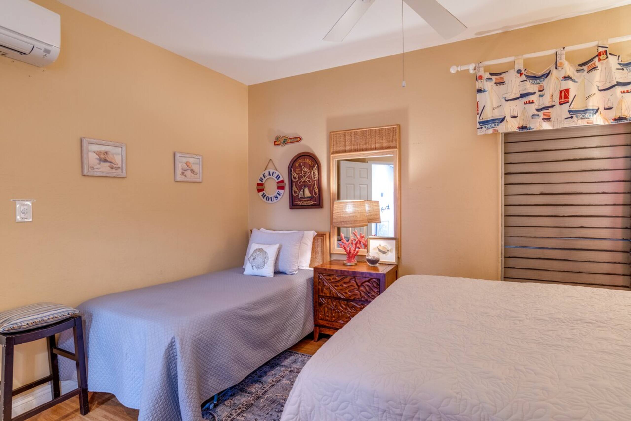 Beachfront 2BR Townhouse w/ Ocean Sunset Views - Photo 18
