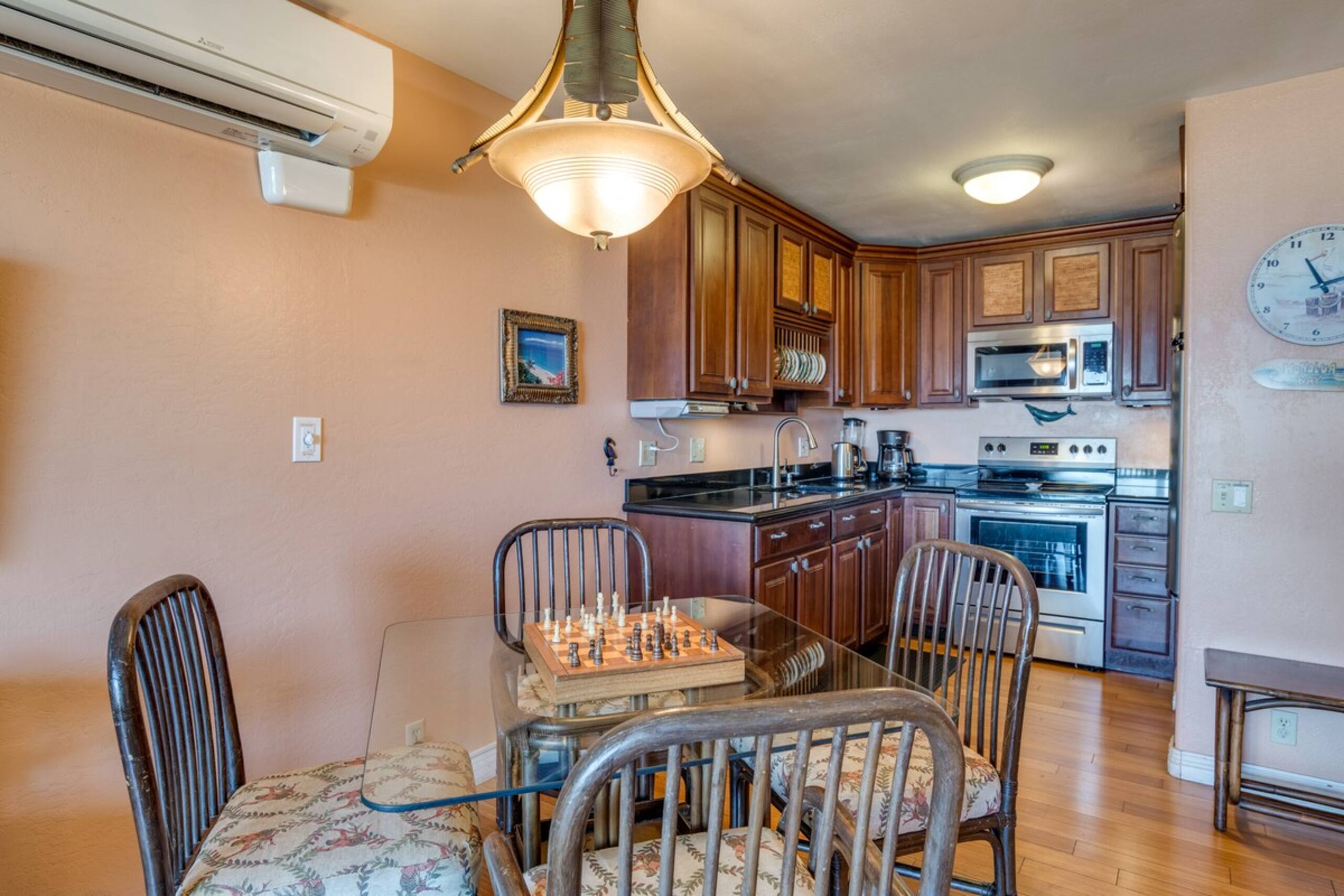 Beachfront 2BR Townhouse w/ Ocean Sunset Views - Photo 7