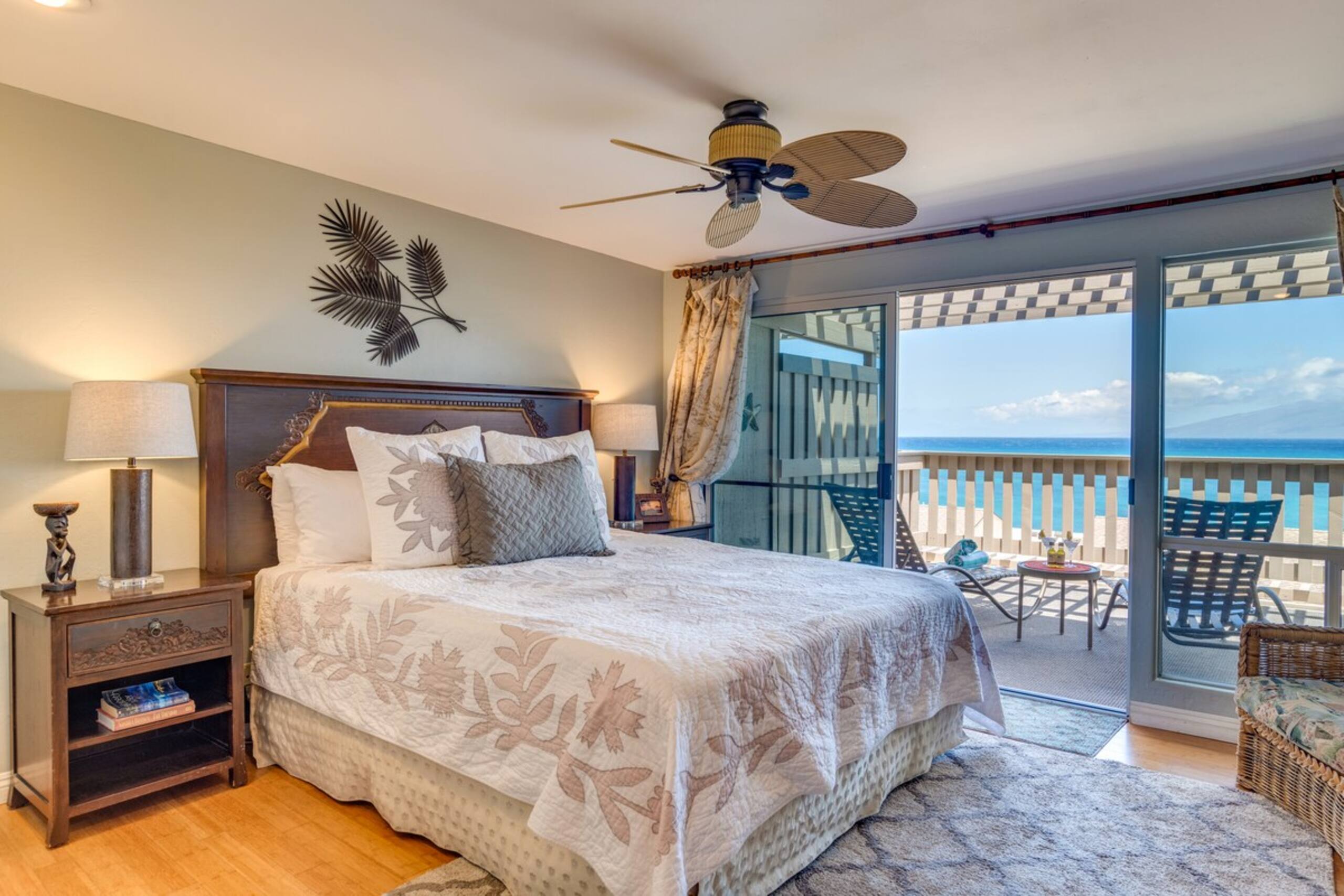 Beachfront 2BR Townhouse w/ Ocean Sunset Views - Photo 13