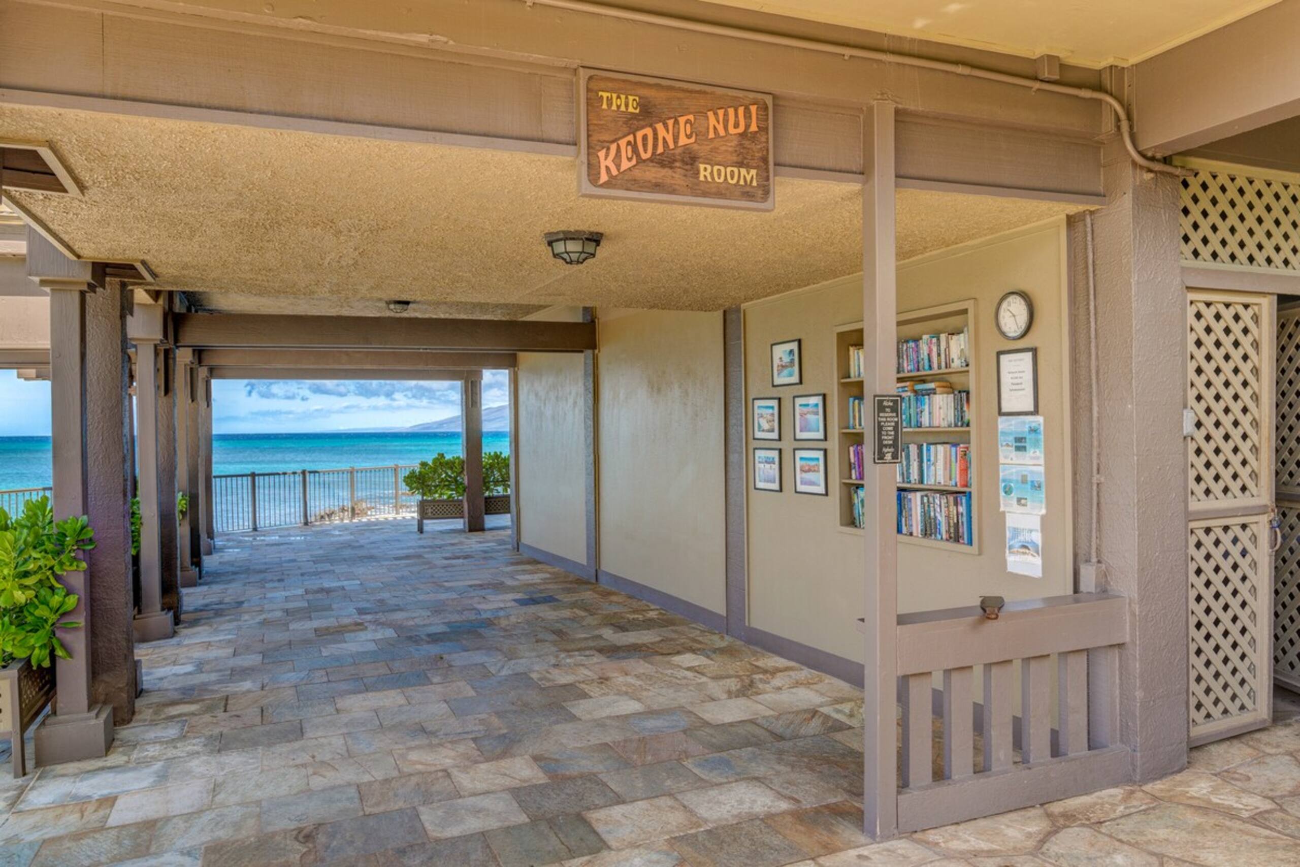 Beachfront 2BR Townhouse w/ Ocean Sunset Views - Photo 29