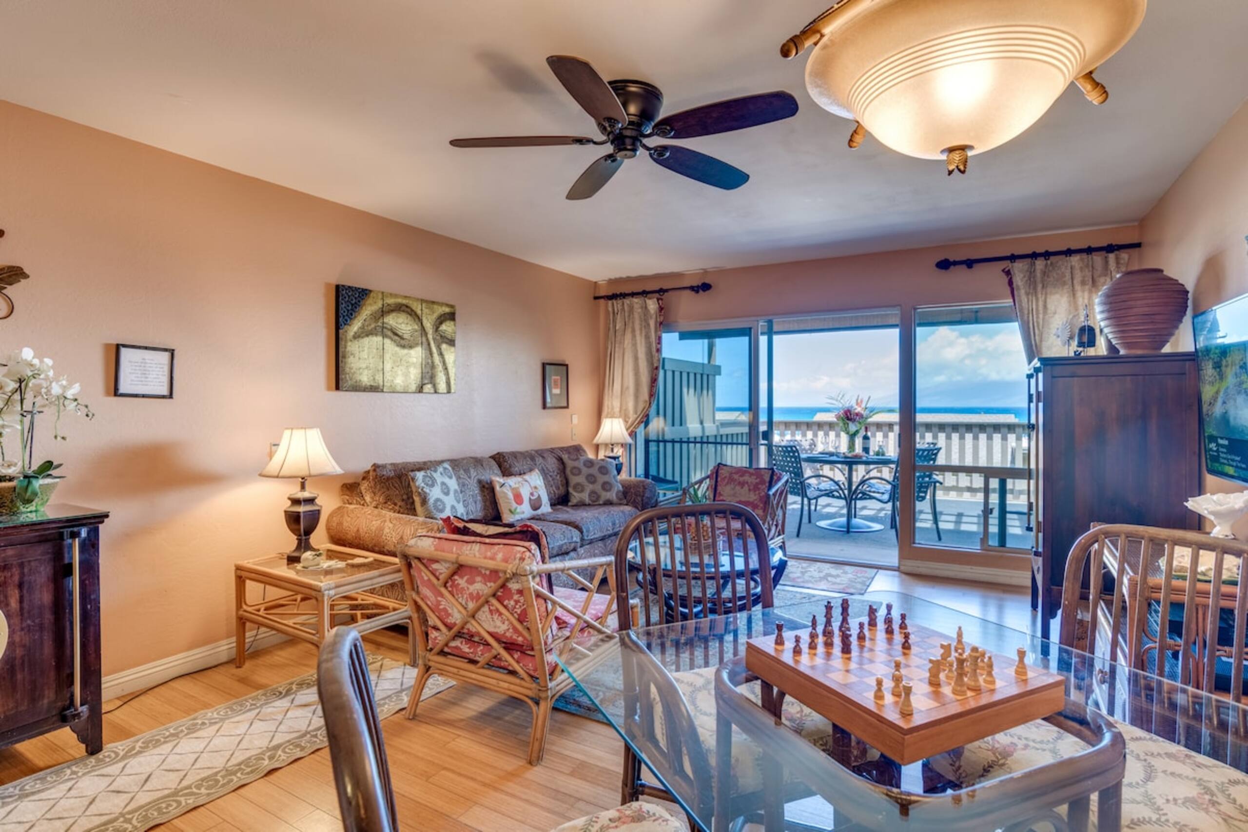 Beachfront 2BR Townhouse w/ Ocean Sunset Views - Photo 2