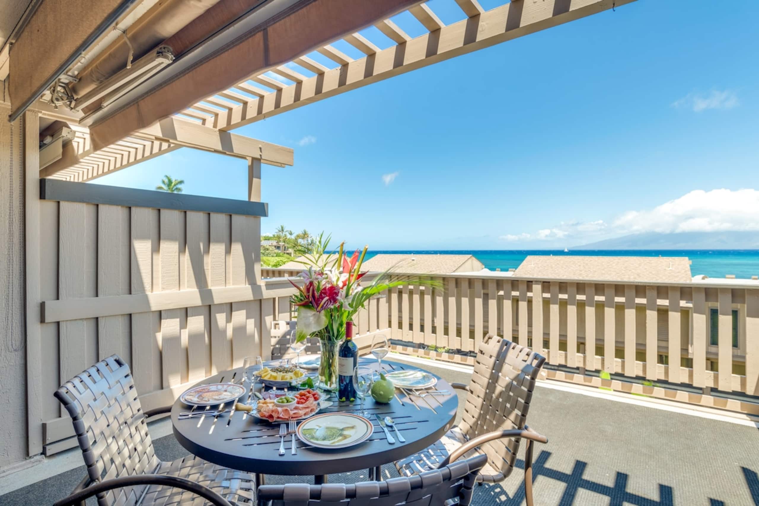 Beachfront 2BR Townhouse w/ Ocean Sunset Views - Photo 37