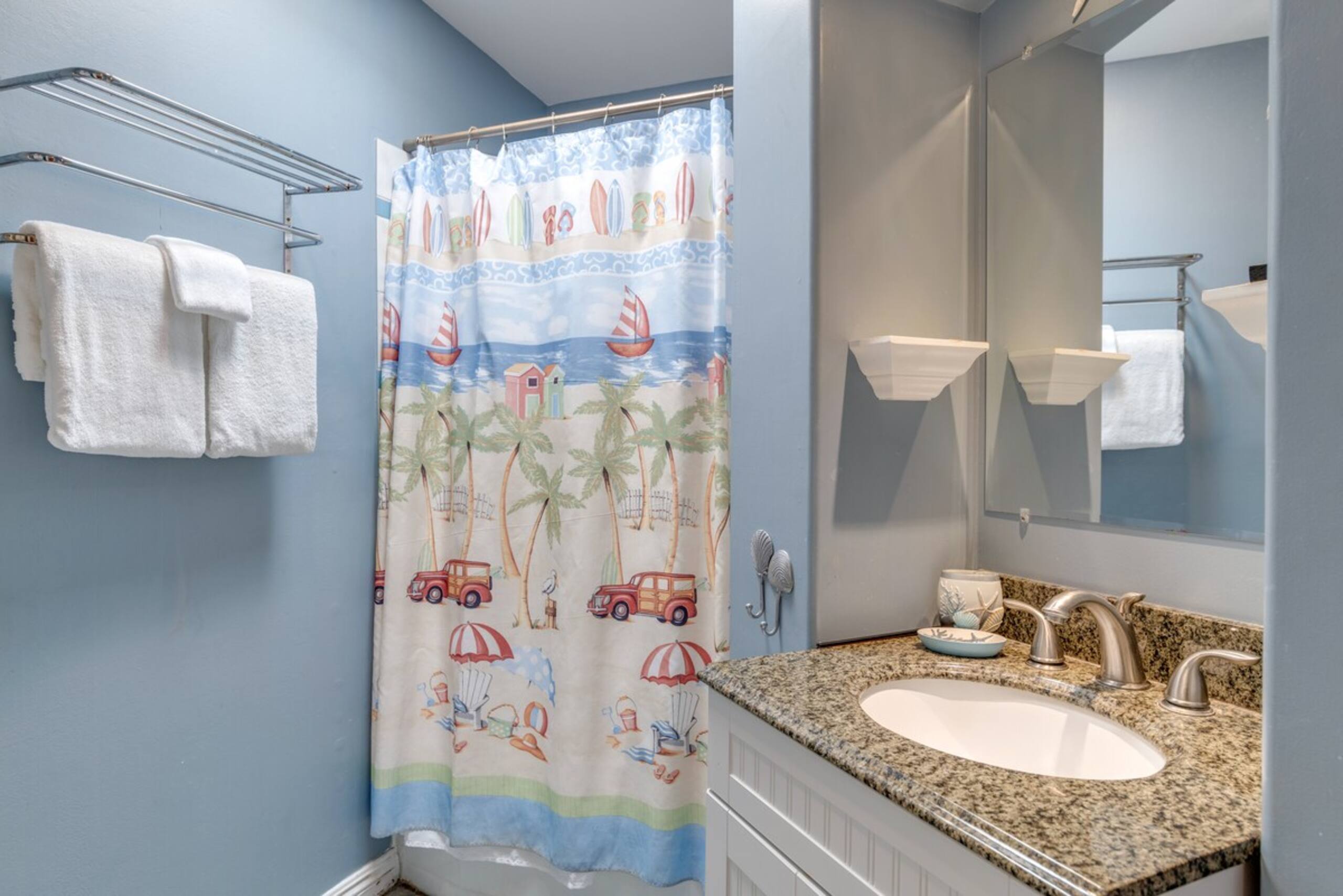 Beachfront 2BR Townhouse w/ Ocean Sunset Views - Photo 22