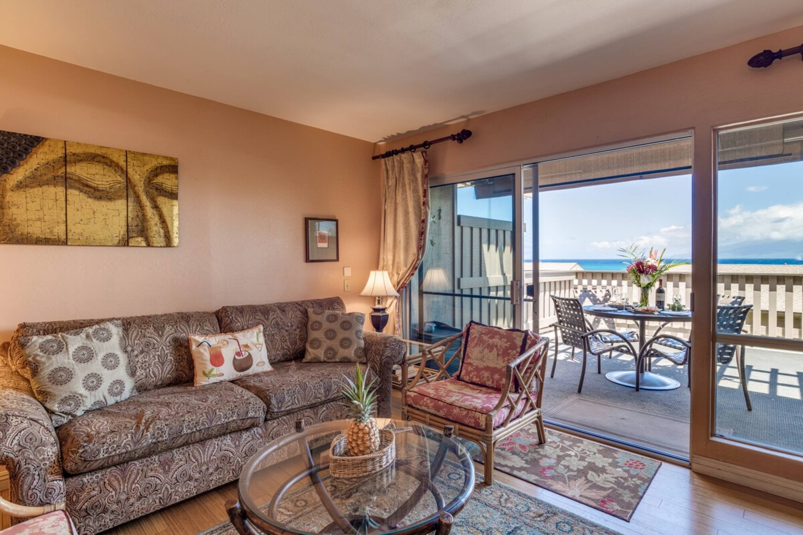 Beachfront 2BR Townhouse w/ Ocean Sunset Views - Photo 3