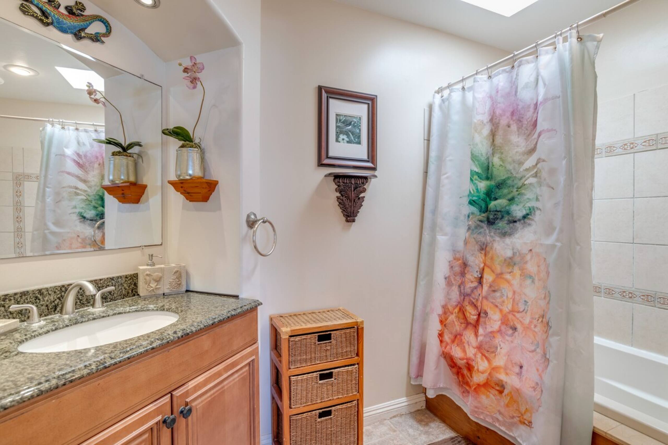 Beachfront 2BR Townhouse w/ Ocean Sunset Views - Photo 19