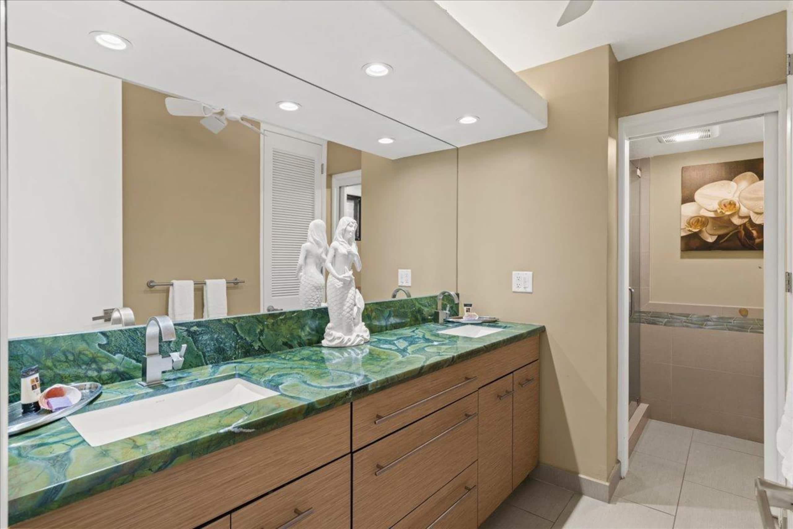 180-Degree Oceanfront View, Corner Unit - Photo 49