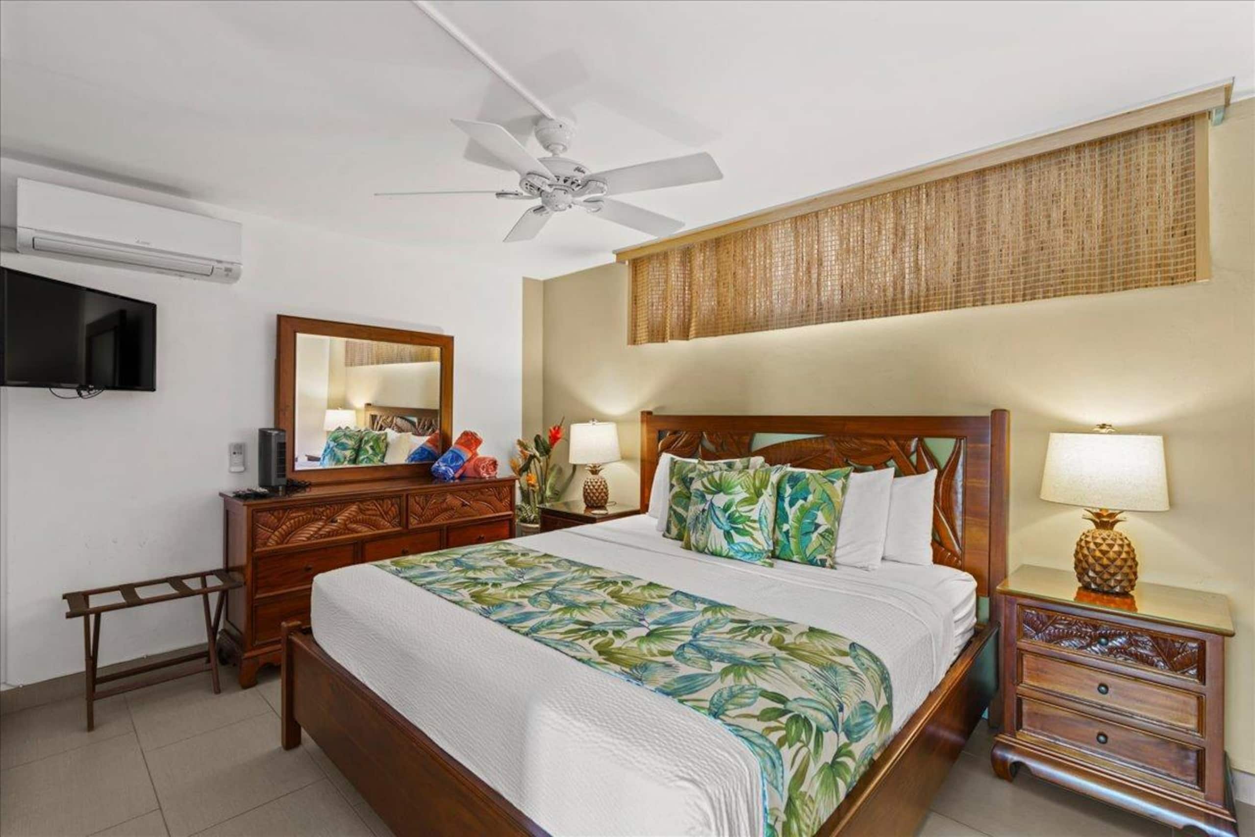 180-Degree Oceanfront View, Corner Unit - Photo 8