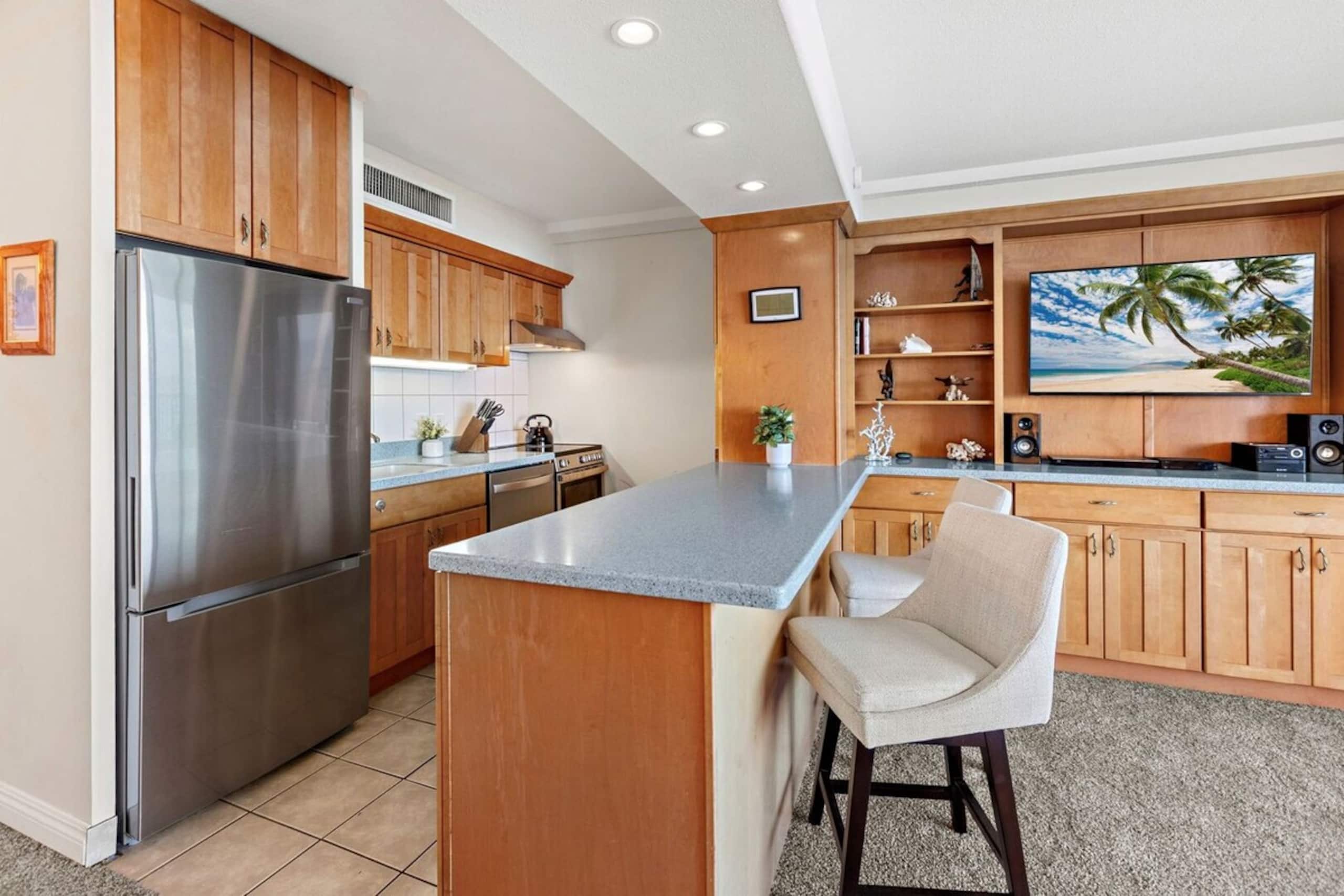 New Listing Oceanfront Maui Getaway - Photo 17