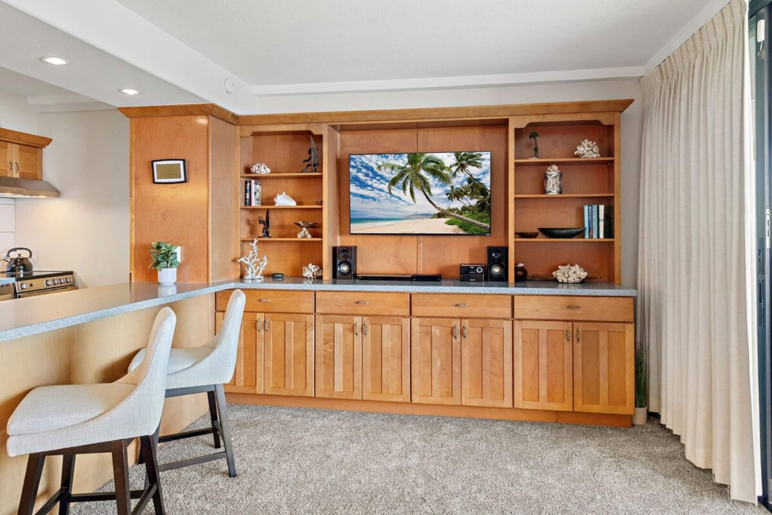 New Listing Oceanfront Maui Getaway - Photo 28
