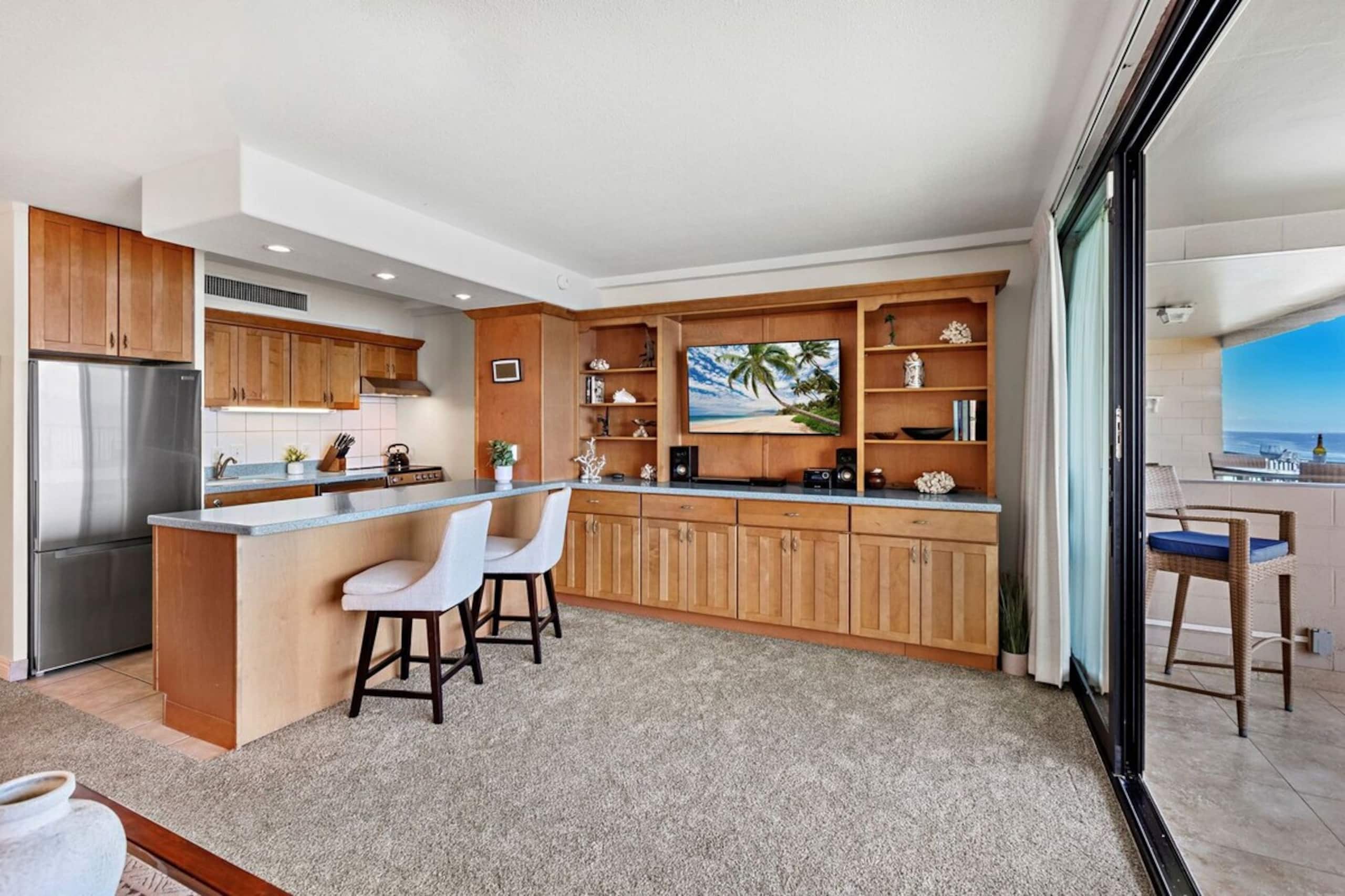New Listing Oceanfront Maui Getaway - Photo 9
