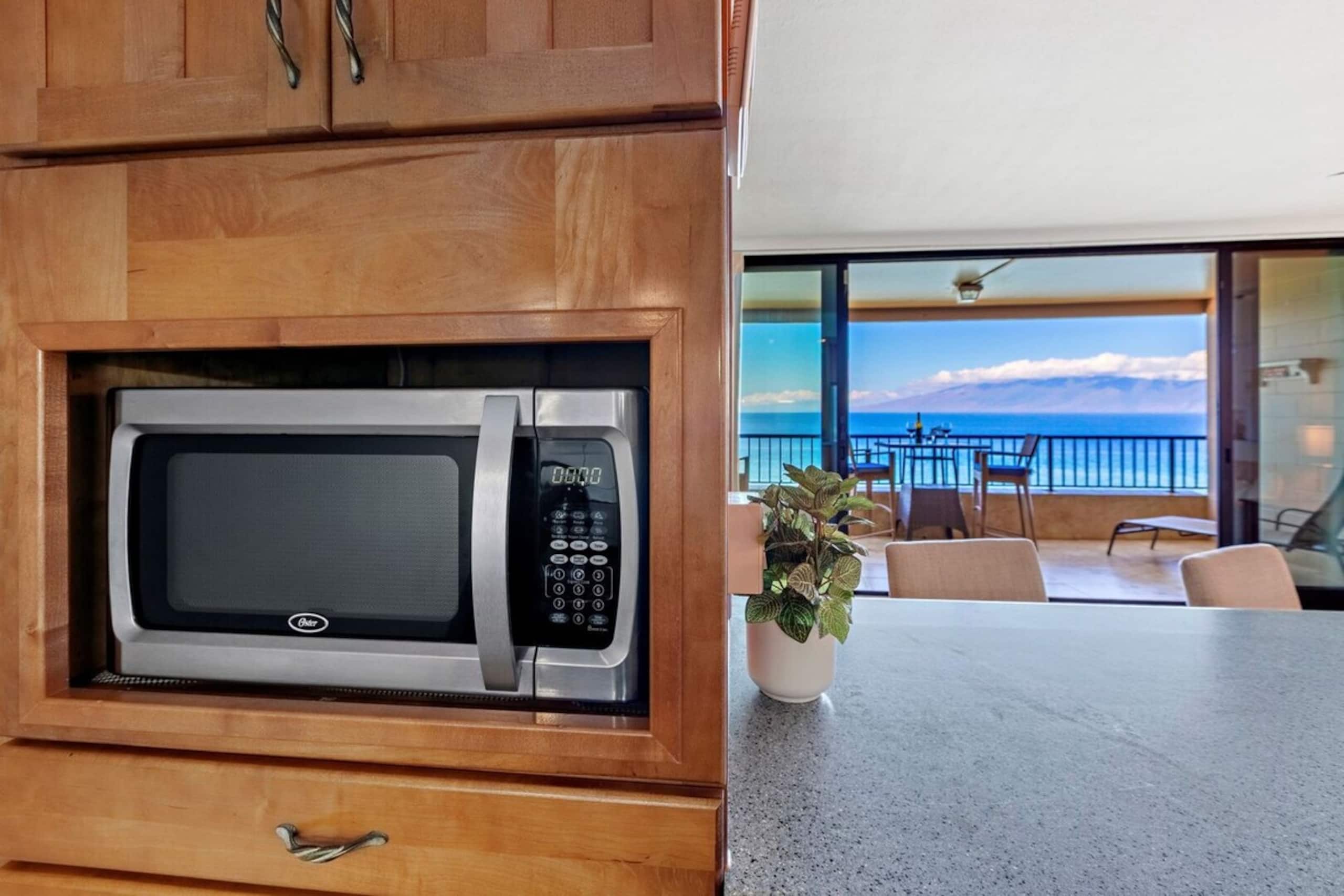 New Listing Oceanfront Maui Getaway - Photo 19