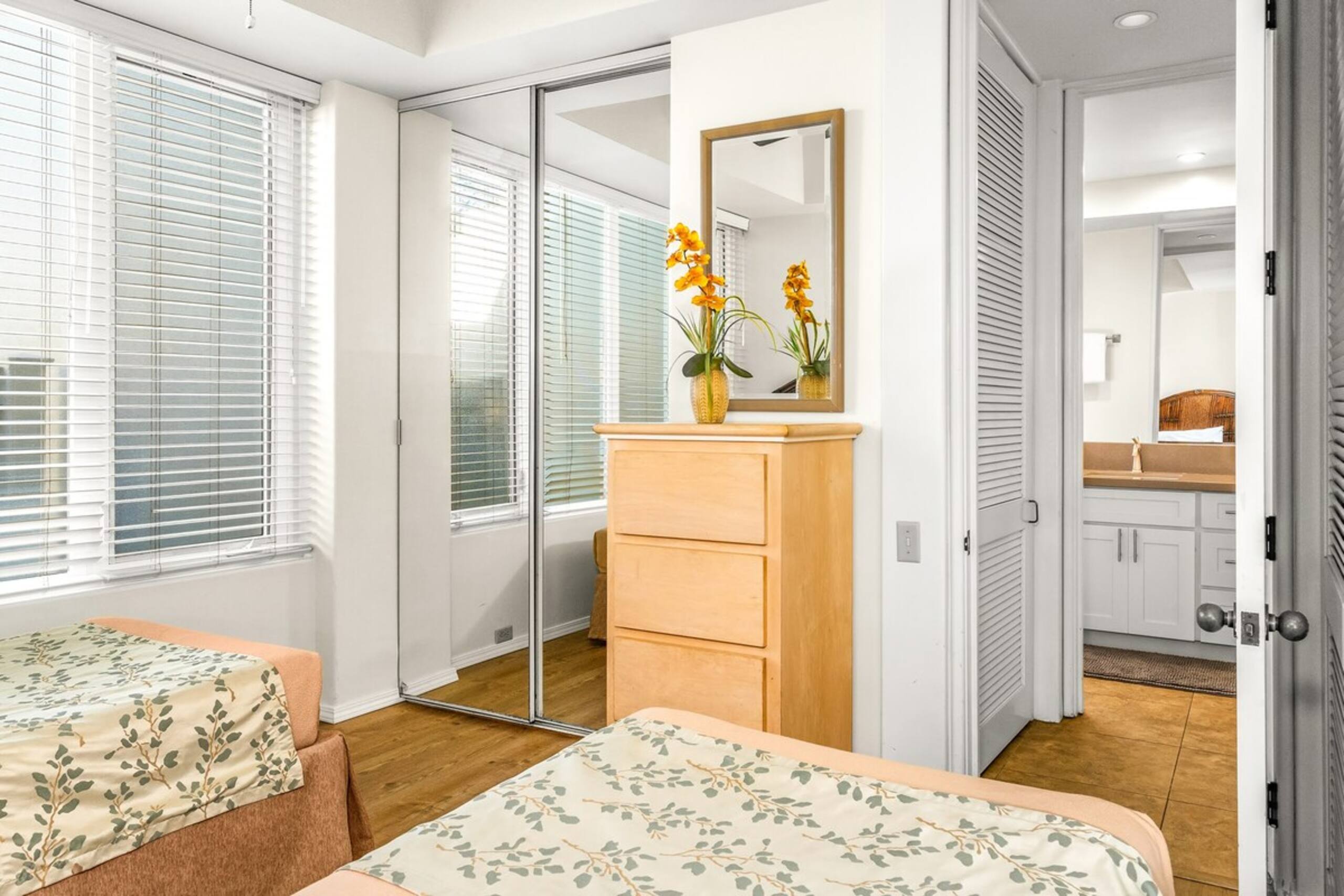 Spacious Unit, Inner Courtyard Full Kitchen PA1207 - Photo 25