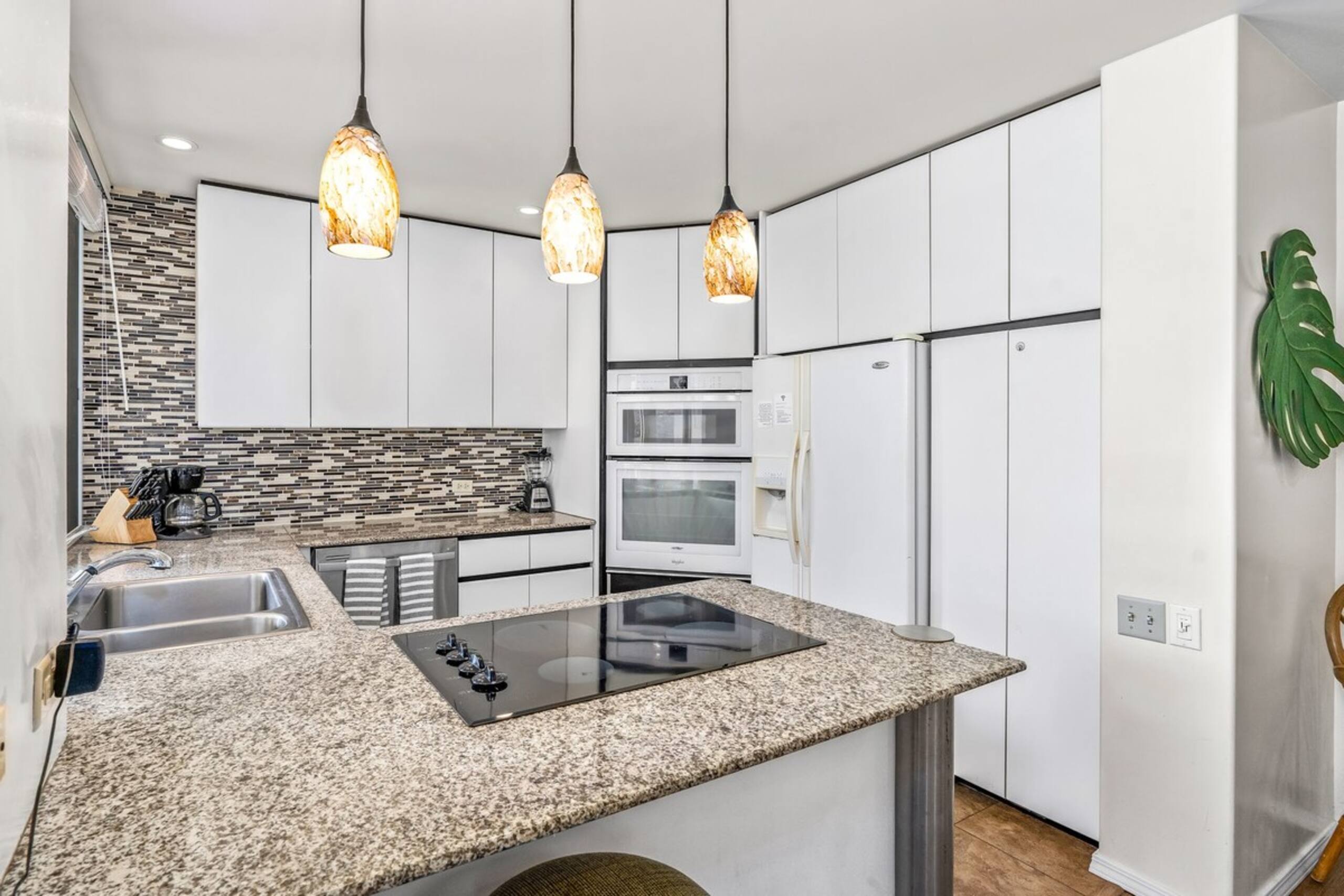 Spacious Unit, Inner Courtyard Full Kitchen PA1207 - Photo 7