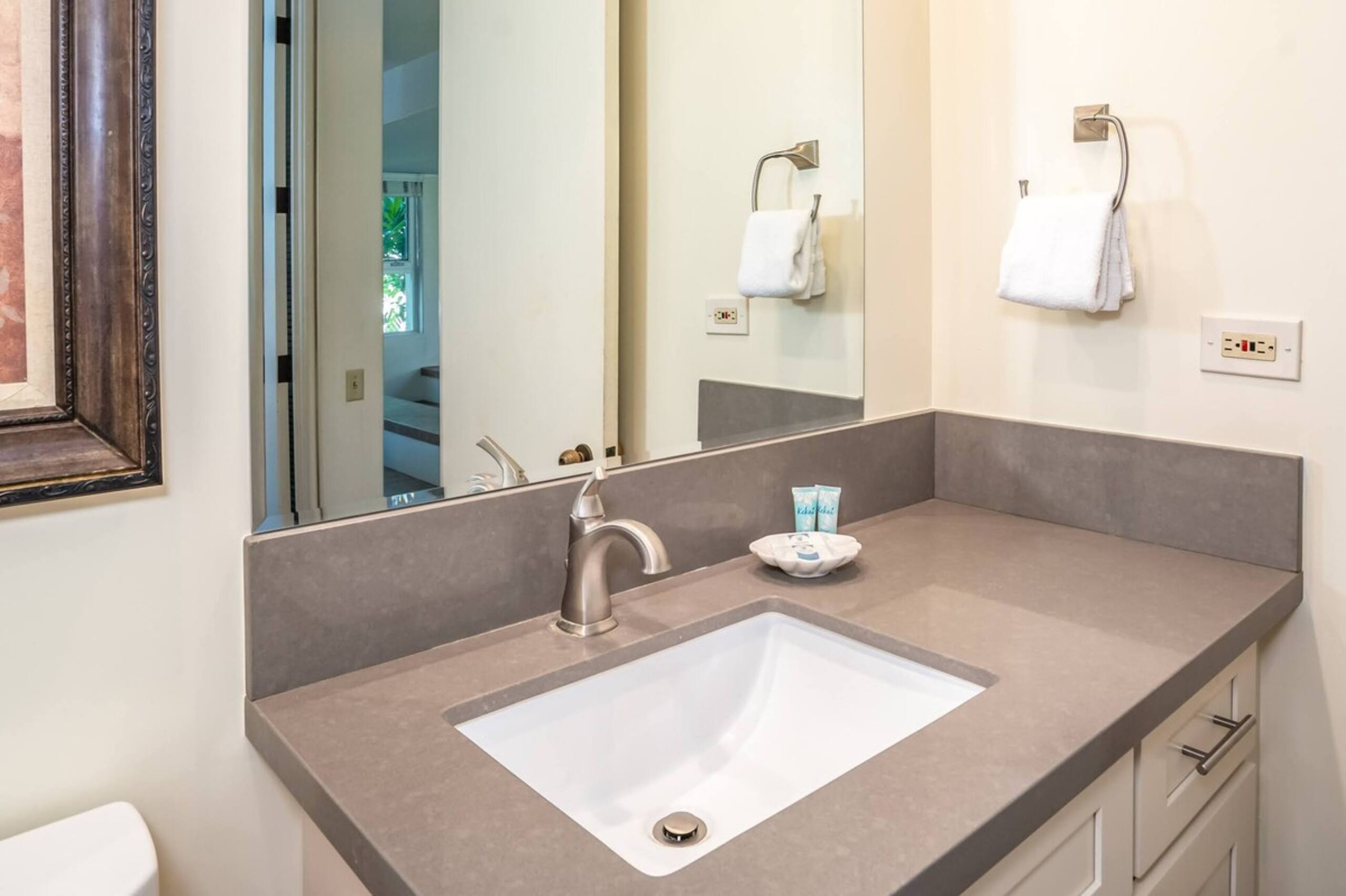 Spacious Unit, Inner Courtyard Full Kitchen PA1207 - Photo 32