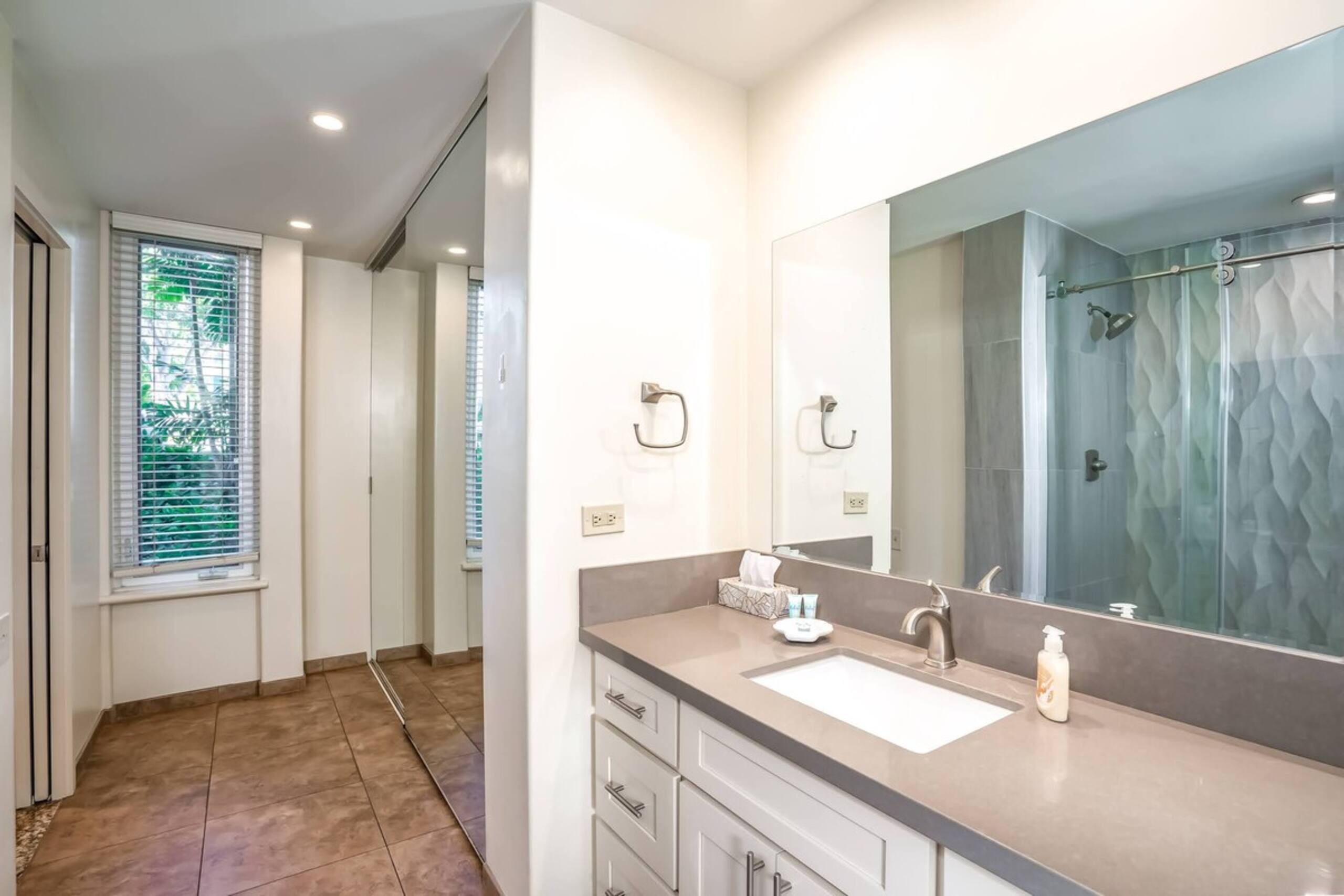 Spacious Unit, Inner Courtyard Full Kitchen PA1207 - Photo 22