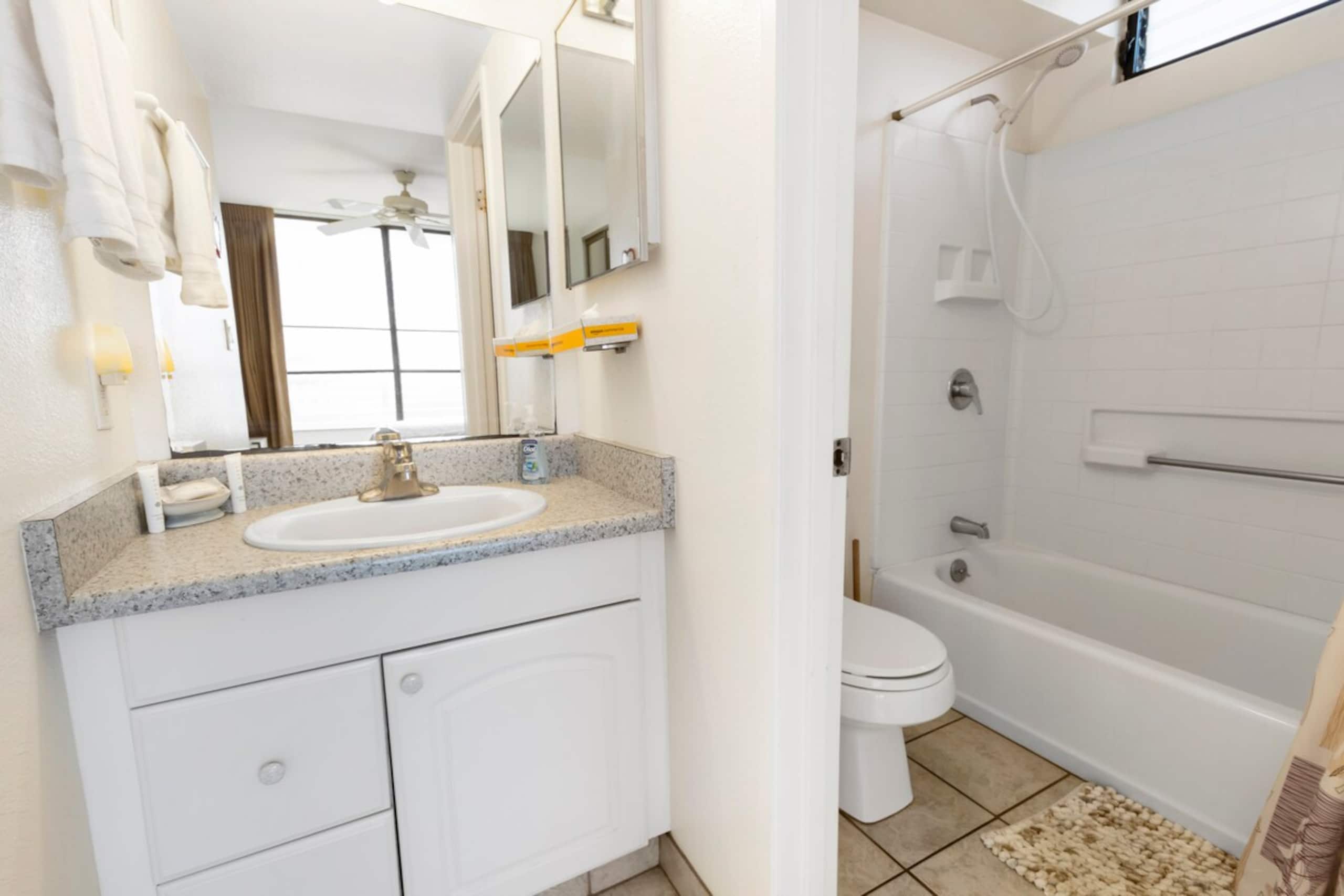 Ocean View Condo With Pool & Beach Access - Photo 23